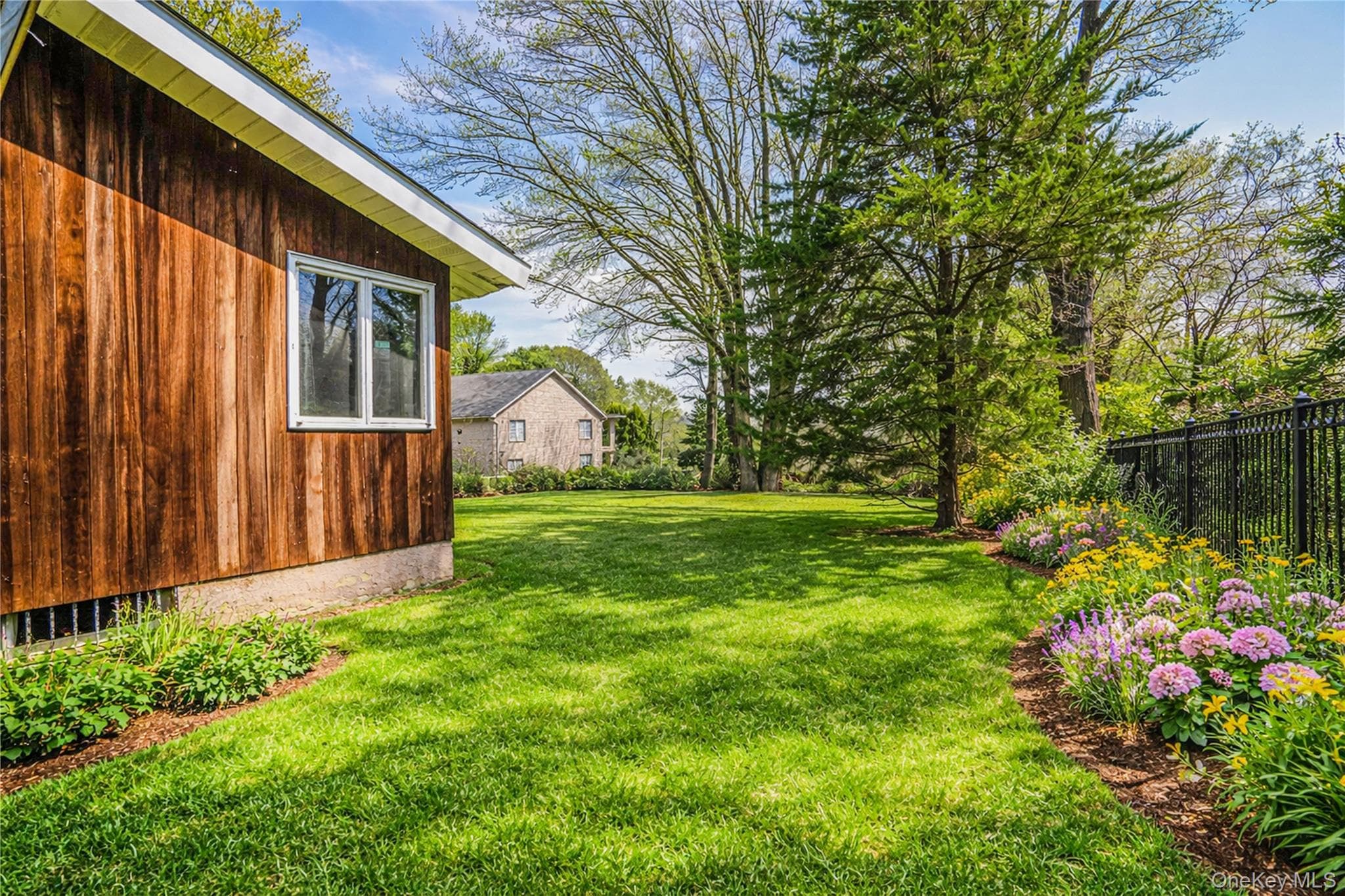 18 Emerson Avenue thumbnail 17