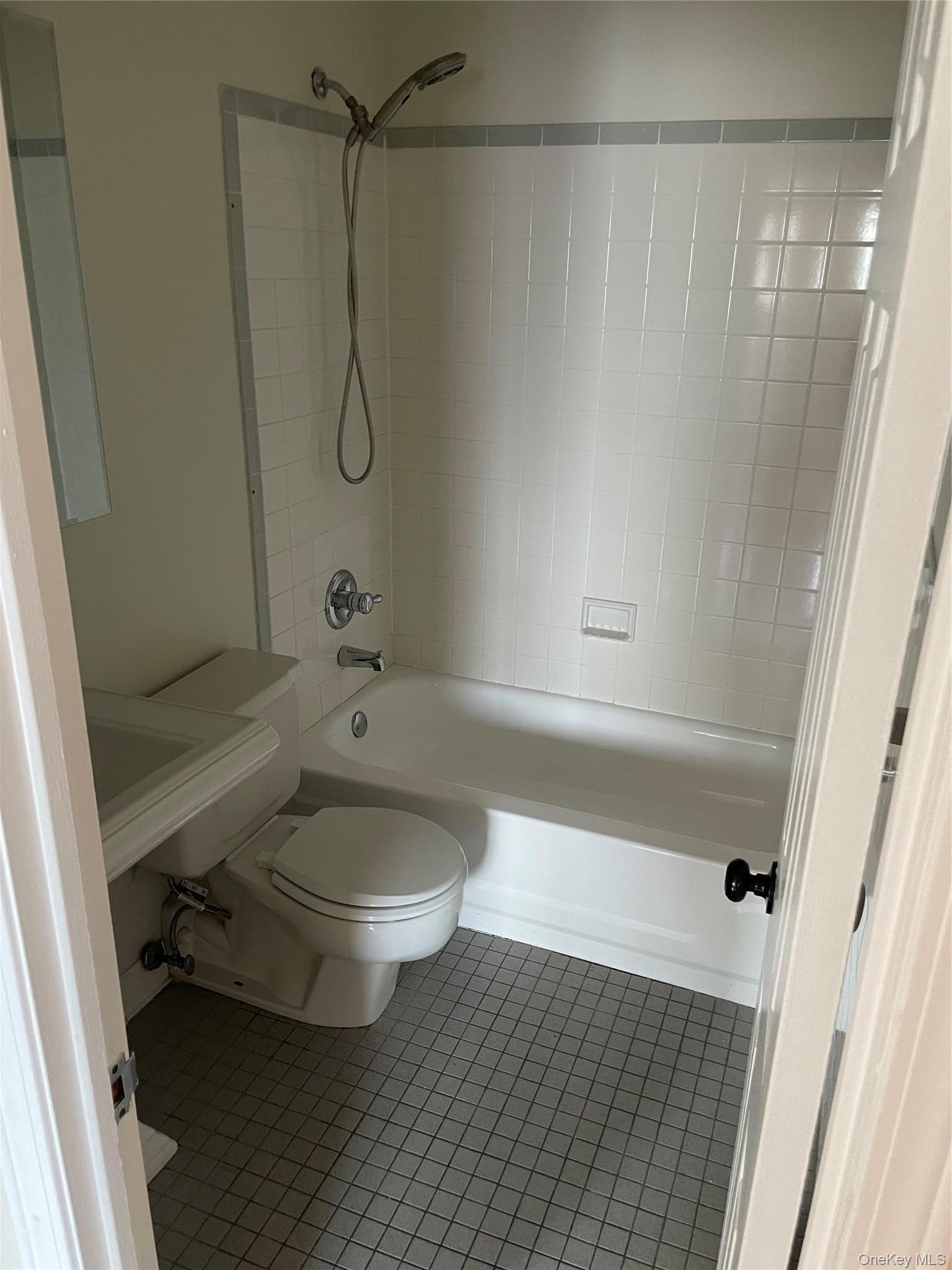 3220 Fairfield Avenue Unit: 6D thumbnail 3