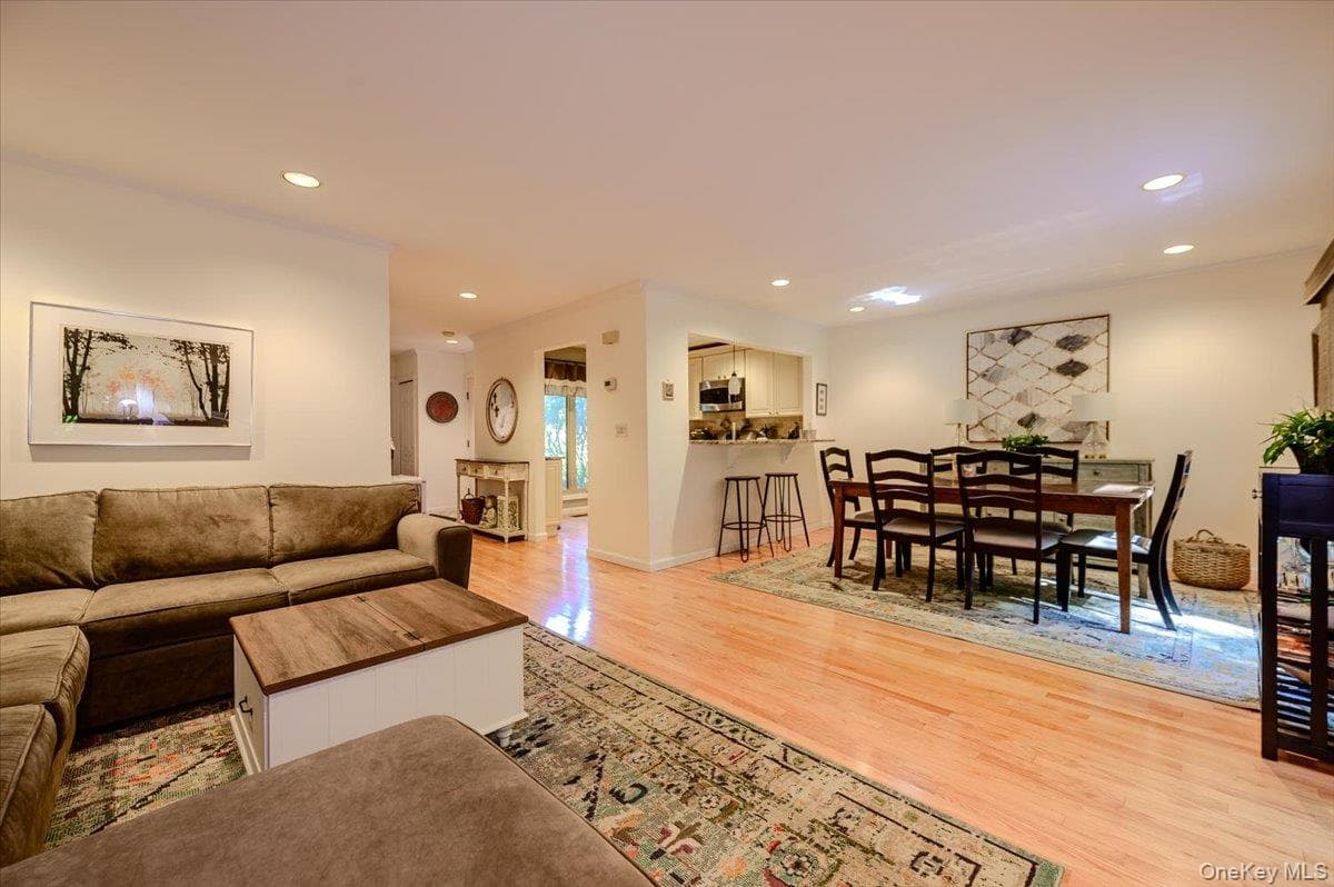 302 Beechwood Lane thumbnail 4