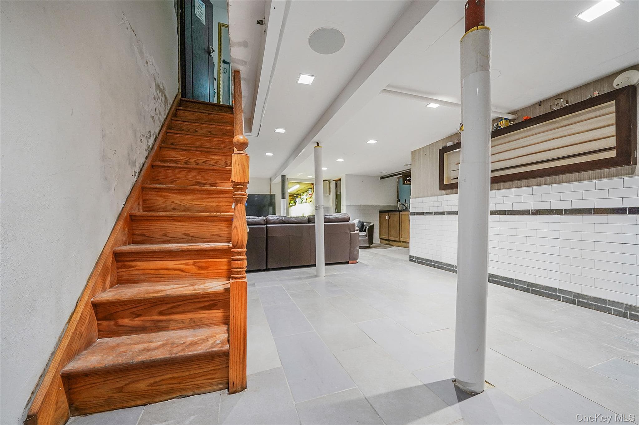852 Blake Avenue thumbnail 18
