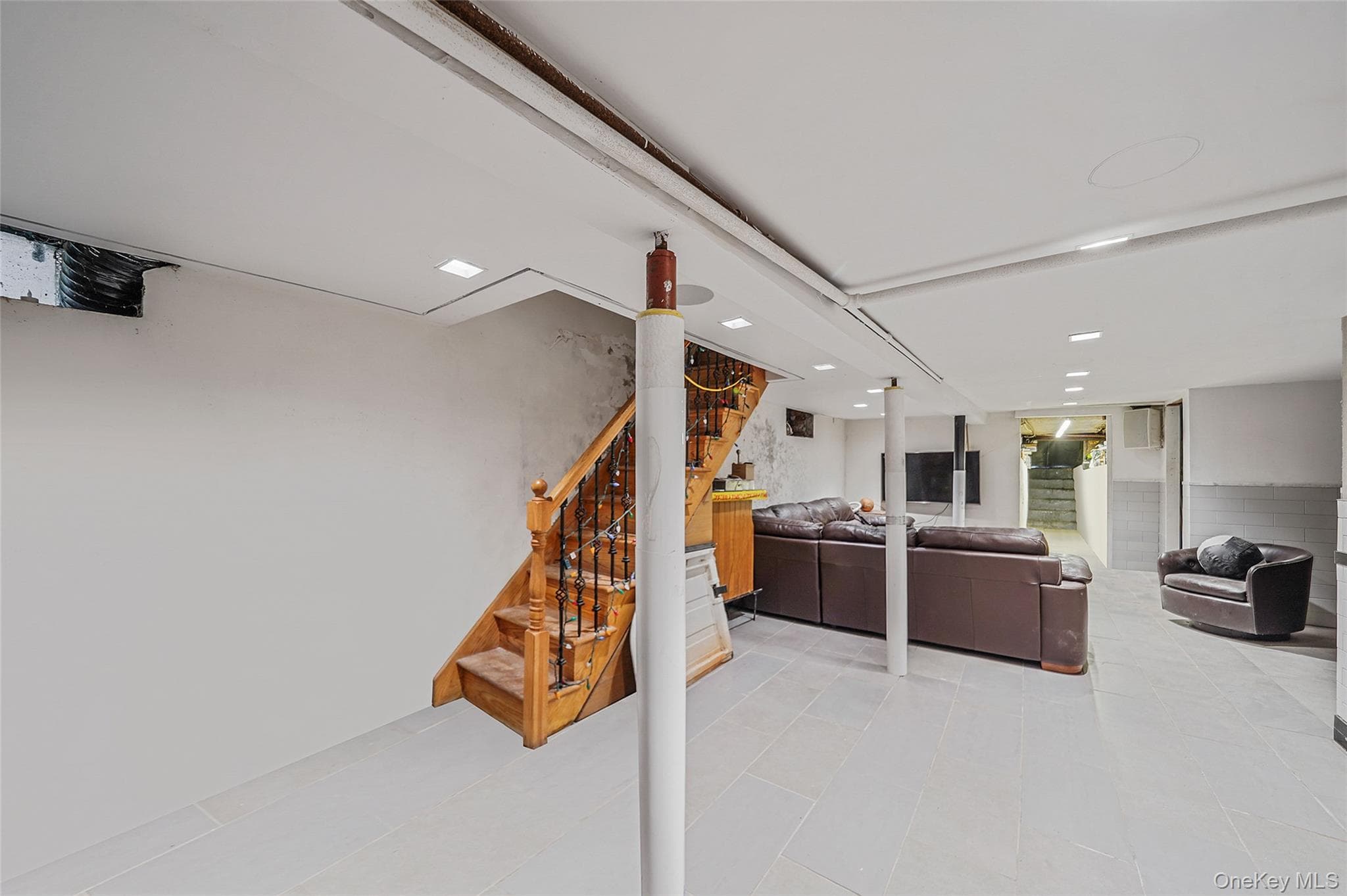 852 Blake Avenue thumbnail 19