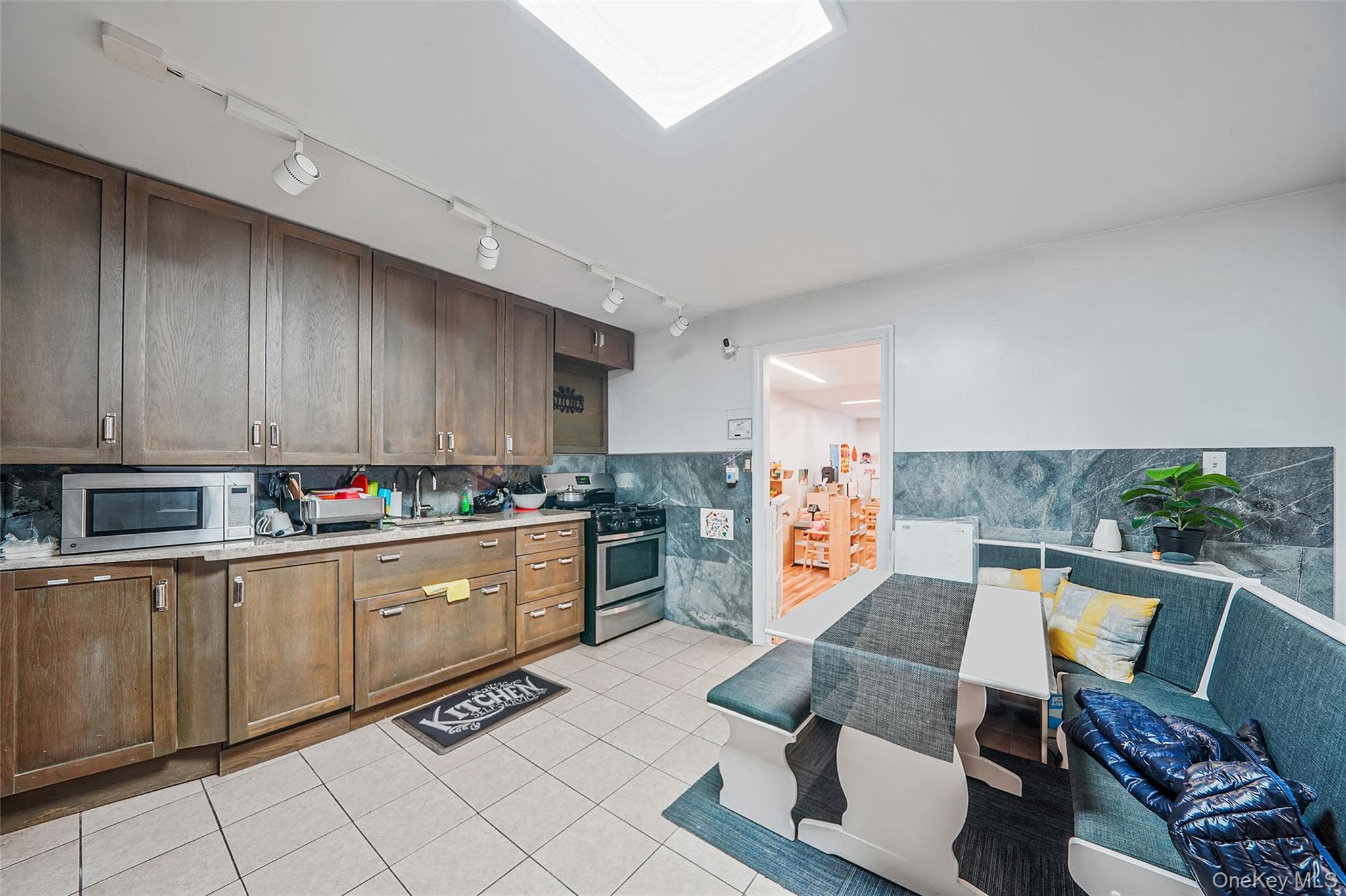 852 Blake Avenue thumbnail 7