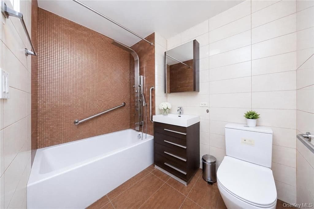 8629 Bay Parkway Unit: 5G thumbnail 7
