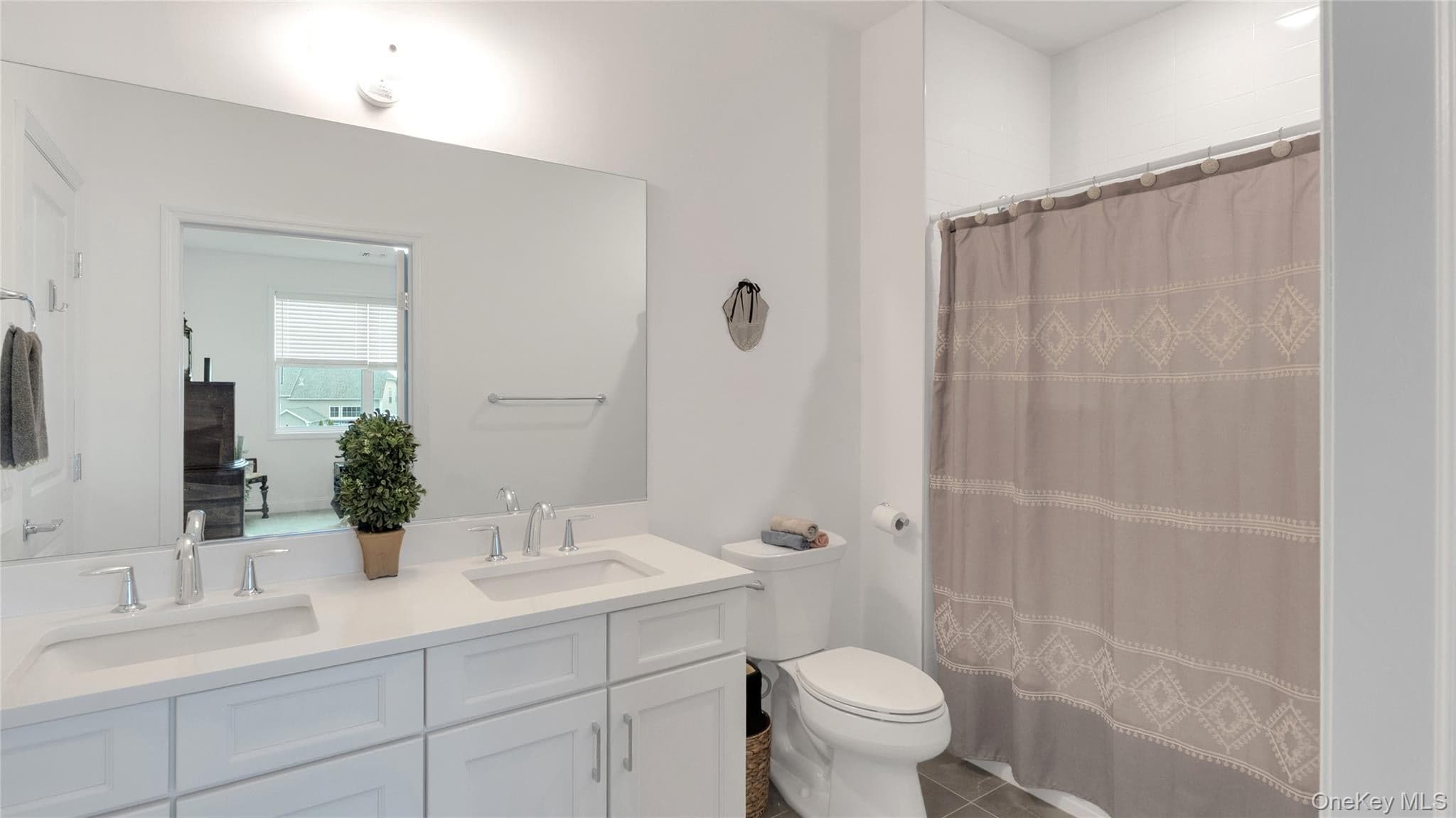 272 Silver Timber Drive thumbnail 19