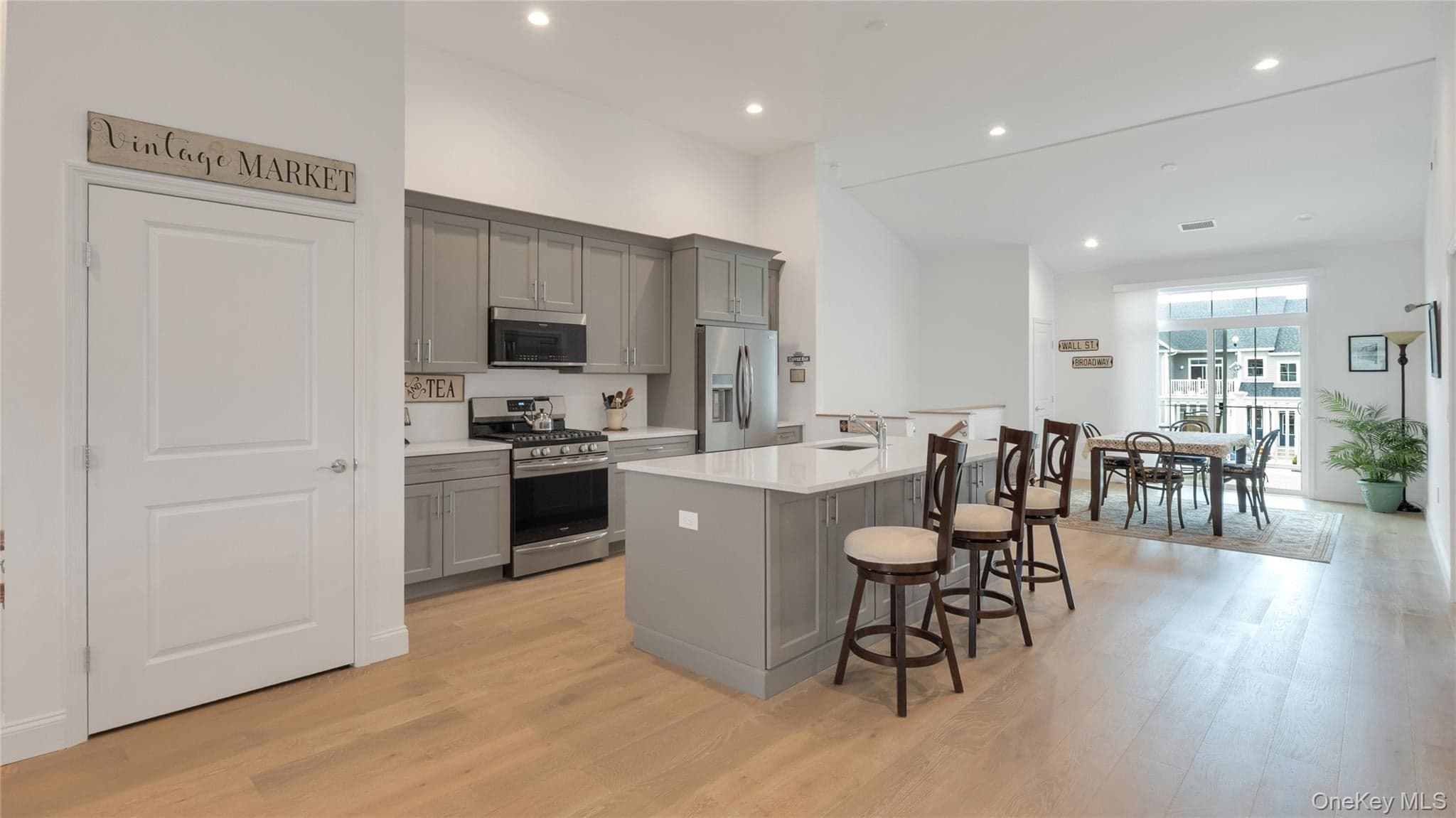 272 Silver Timber Drive thumbnail 13