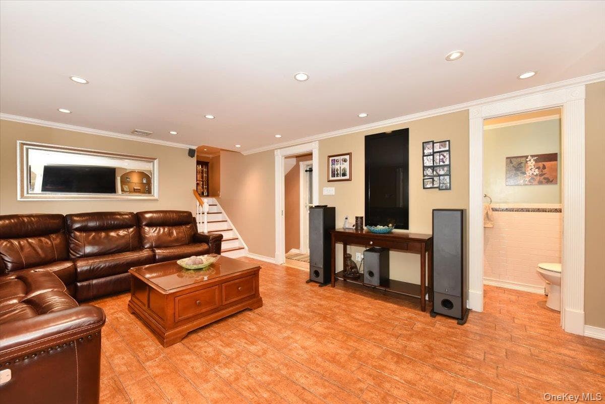 32 Lark Drive thumbnail 13