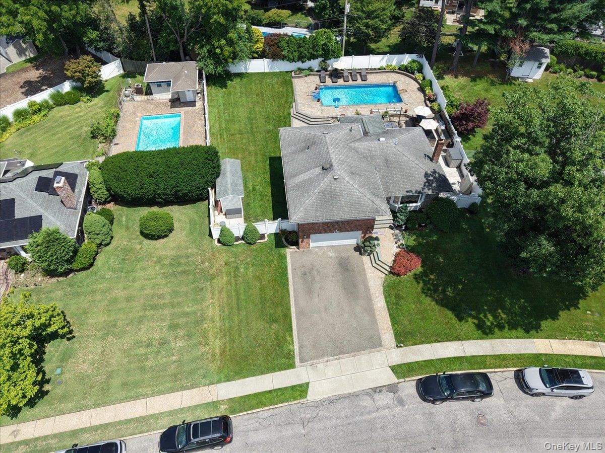 32 Lark Drive thumbnail 23