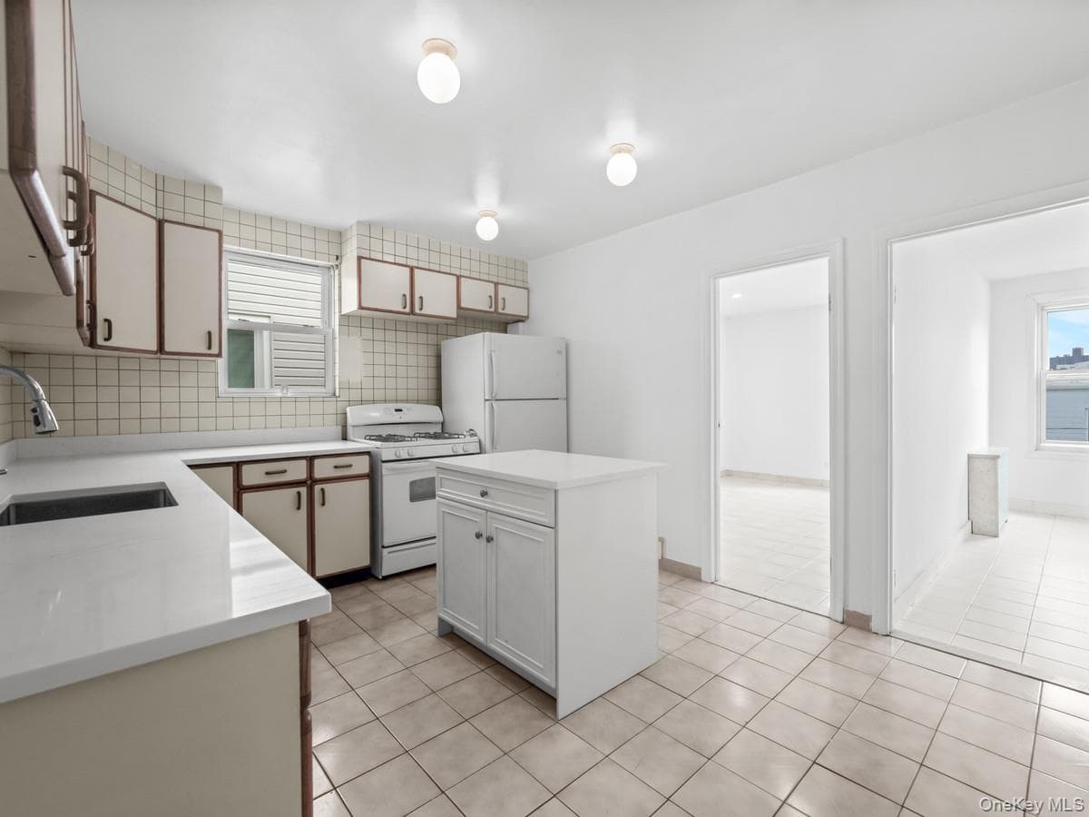 7805 83rd Street thumbnail 19