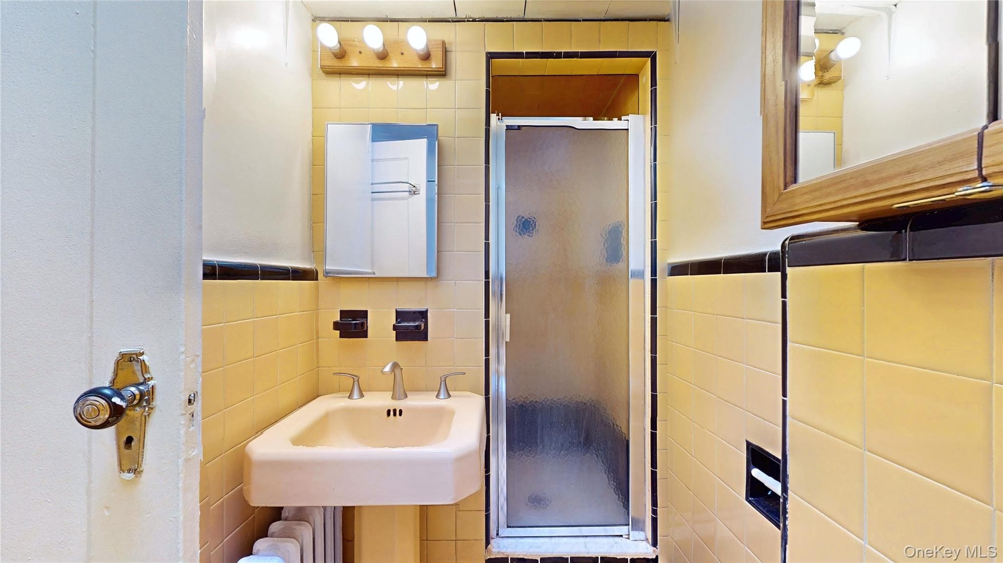 24-33 82nd Street thumbnail 15