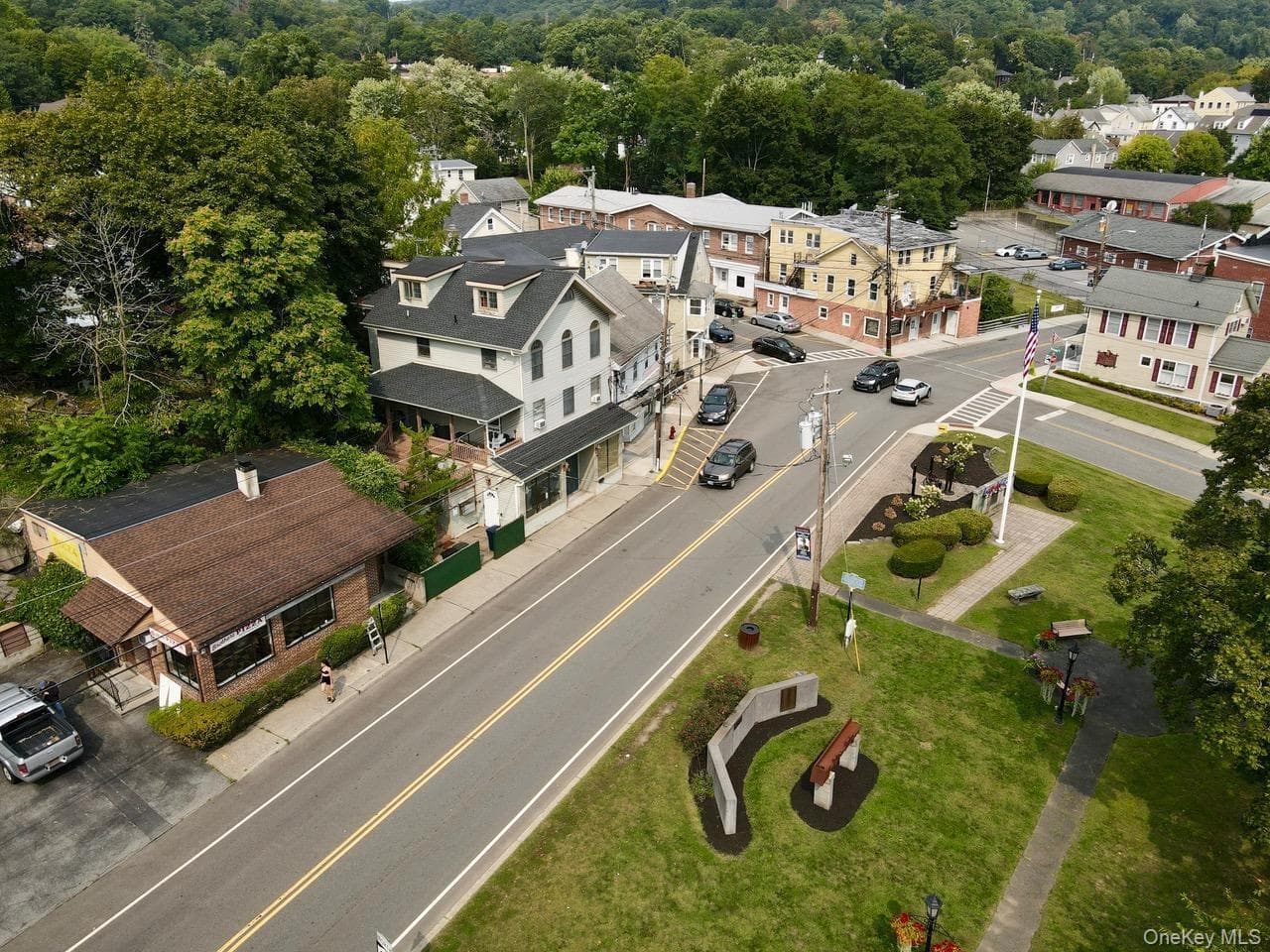 233 Main Street photo 1