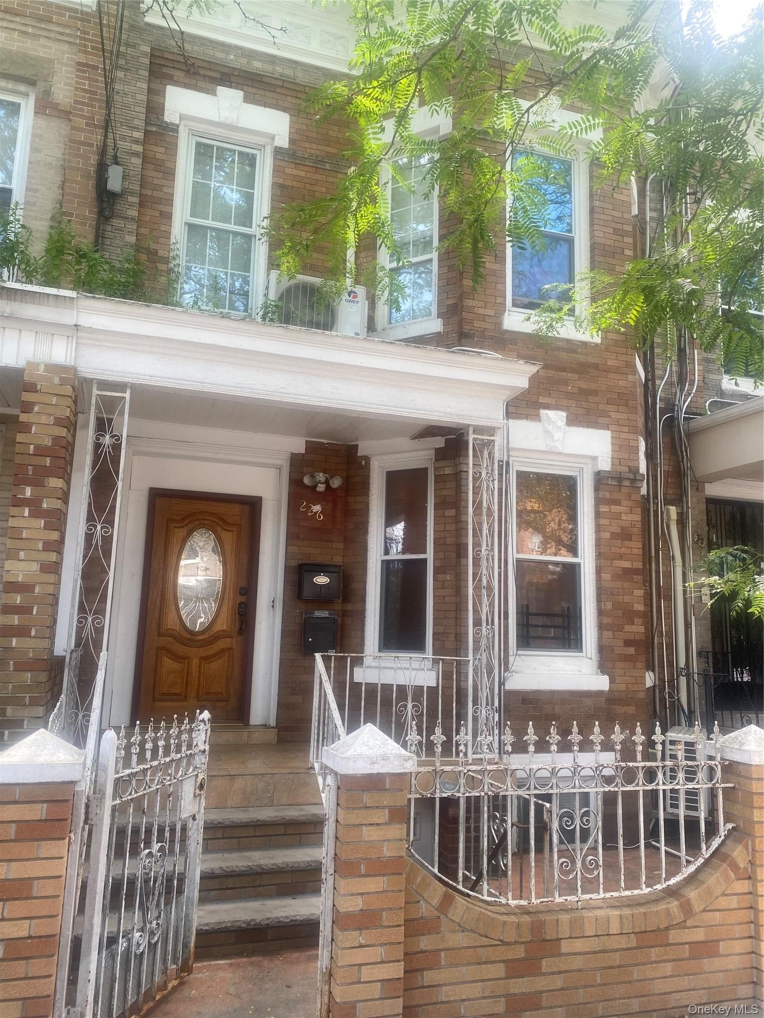 226 Etna Street thumbnail 2