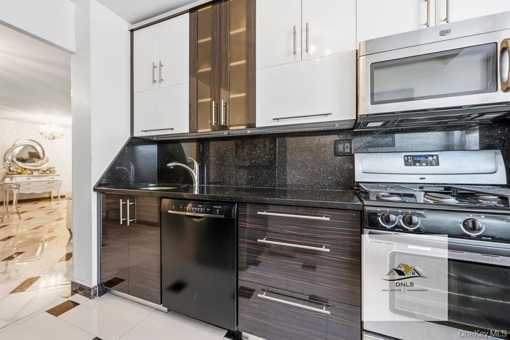 61-45 98th Street Unit: 14K thumbnail 16