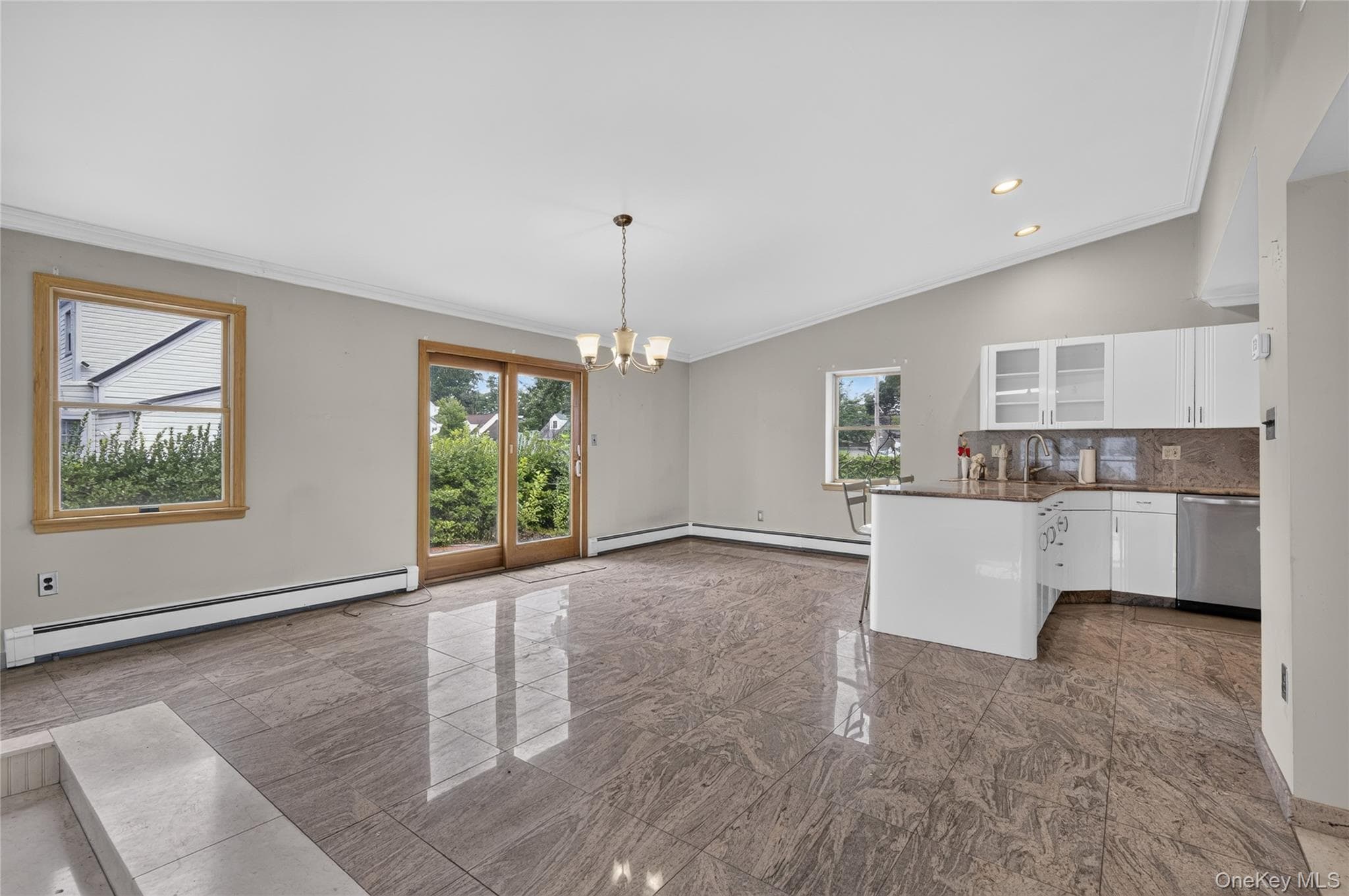 146 Longwood Avenue thumbnail 17