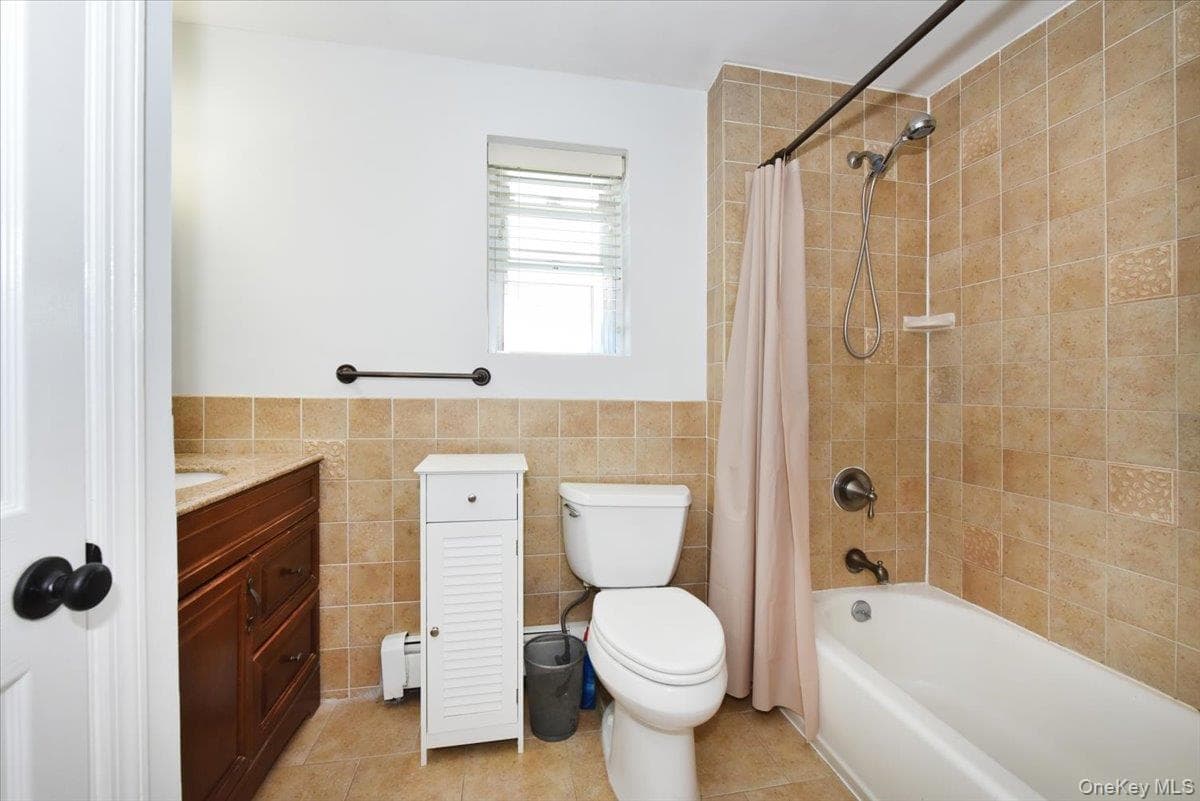 35 Montauk Drive thumbnail 16