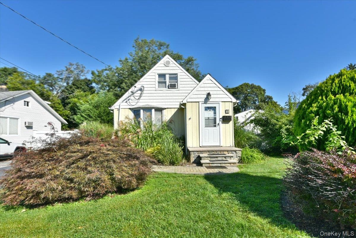 35 Montauk Drive thumbnail 2