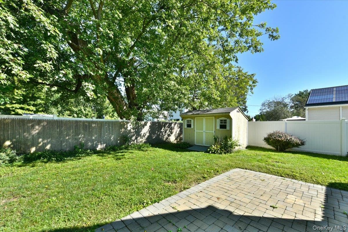 35 Montauk Drive thumbnail 23
