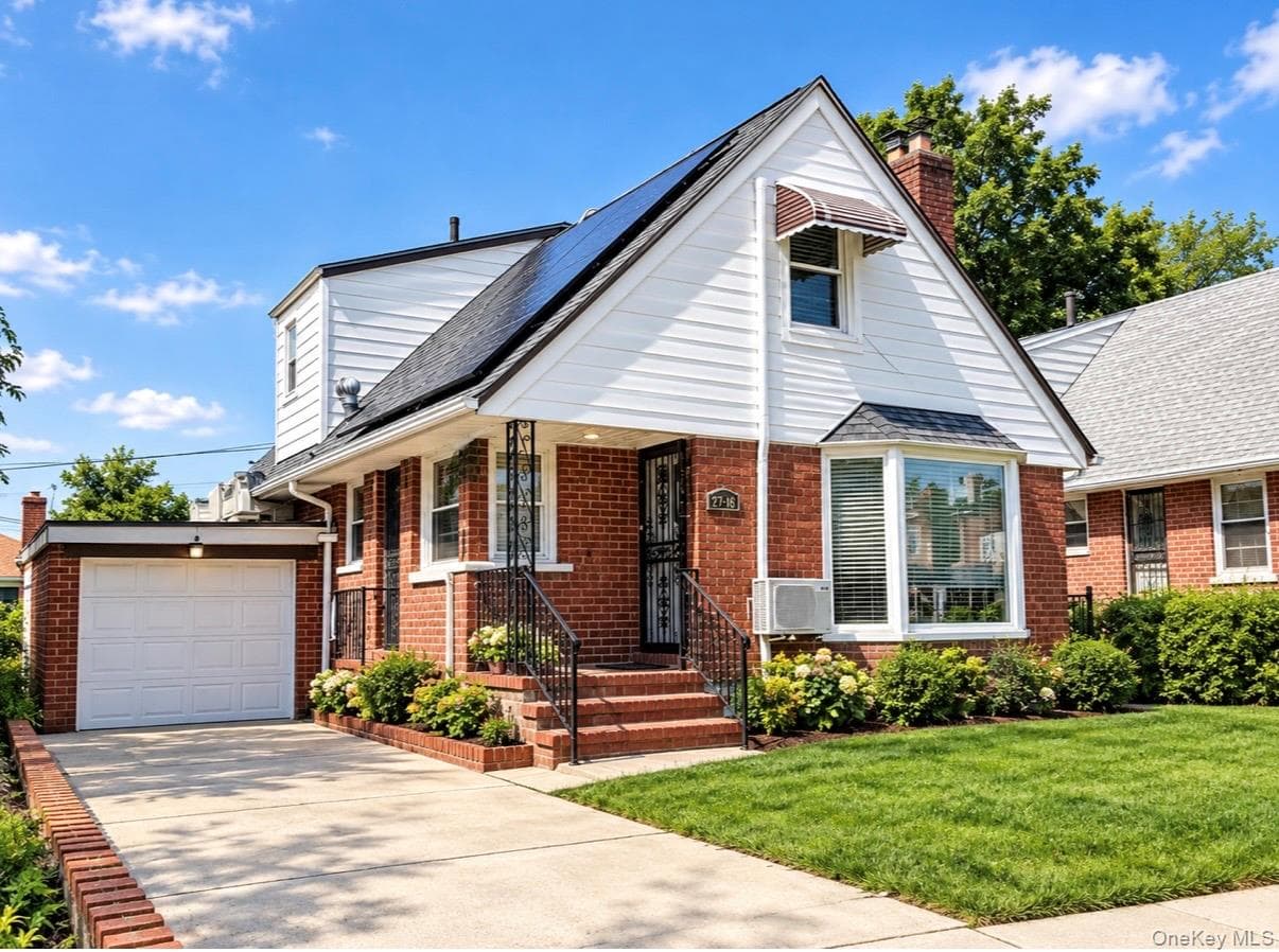 4320 Utopia Parkway, Flushing