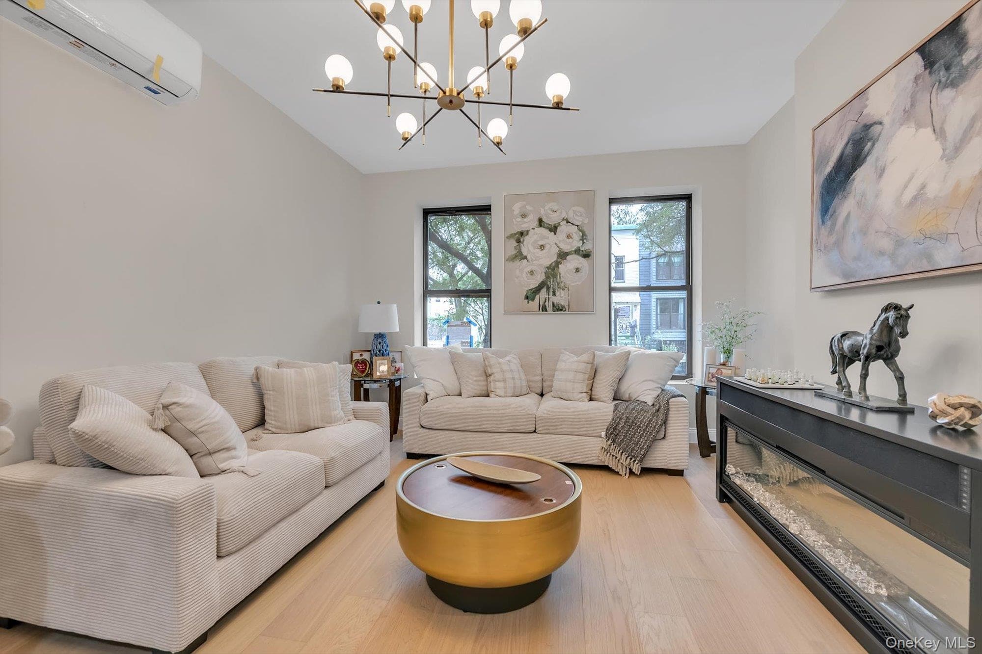 1045 Jefferson Avenue thumbnail 2
