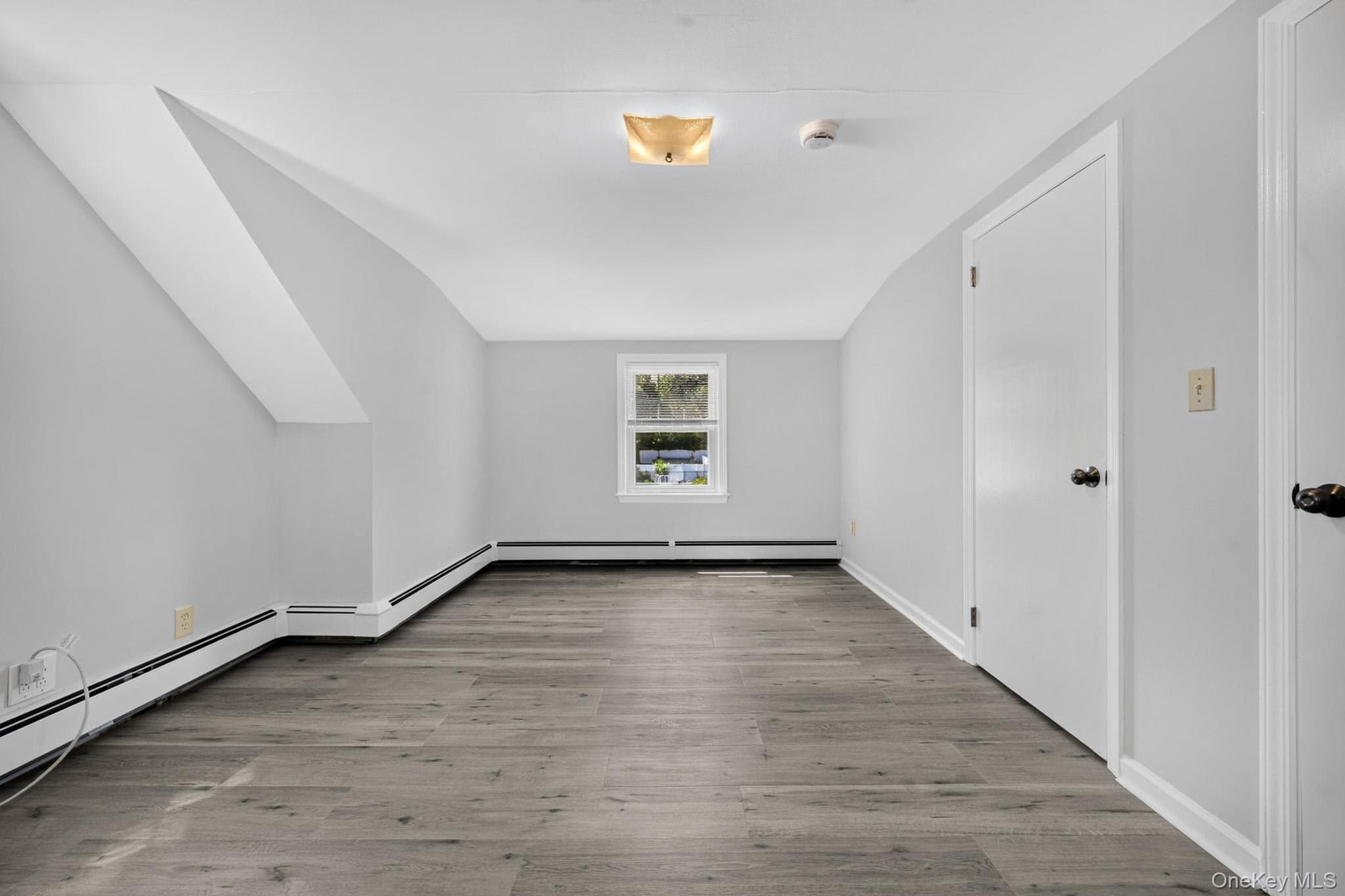 1547 Walt Whitman Road thumbnail 37