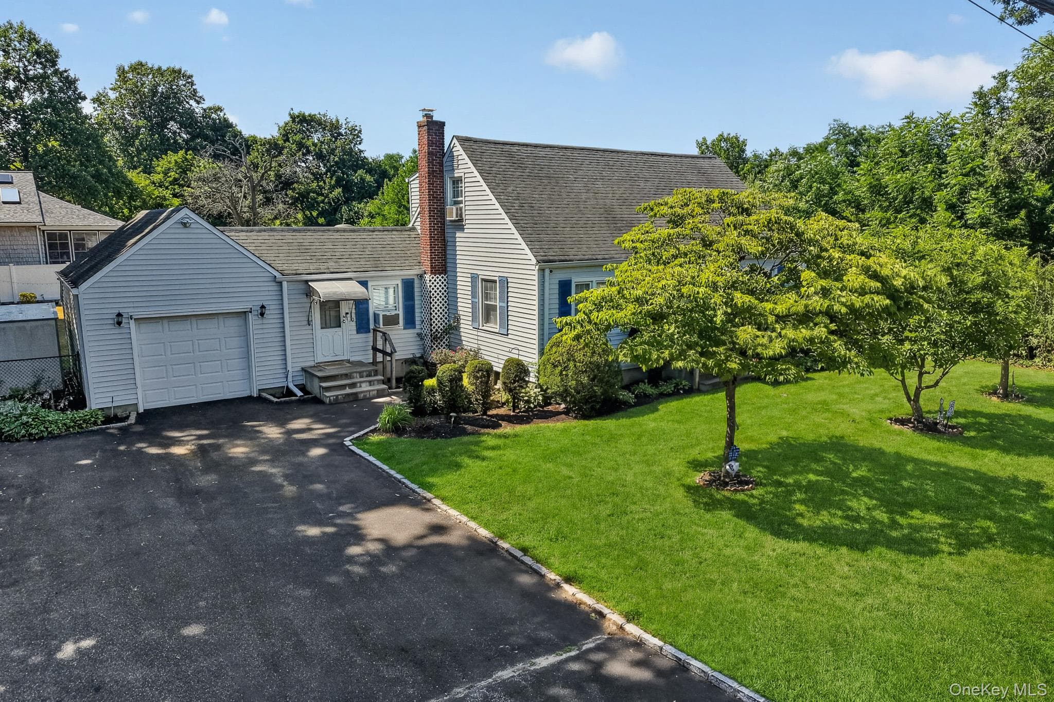 1547 Walt Whitman Road thumbnail 6