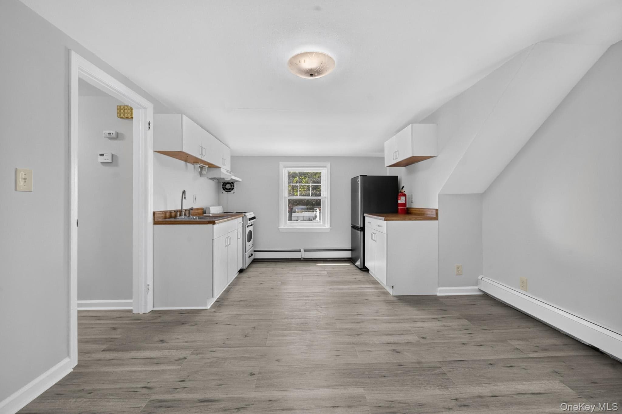 1547 Walt Whitman Road thumbnail 34