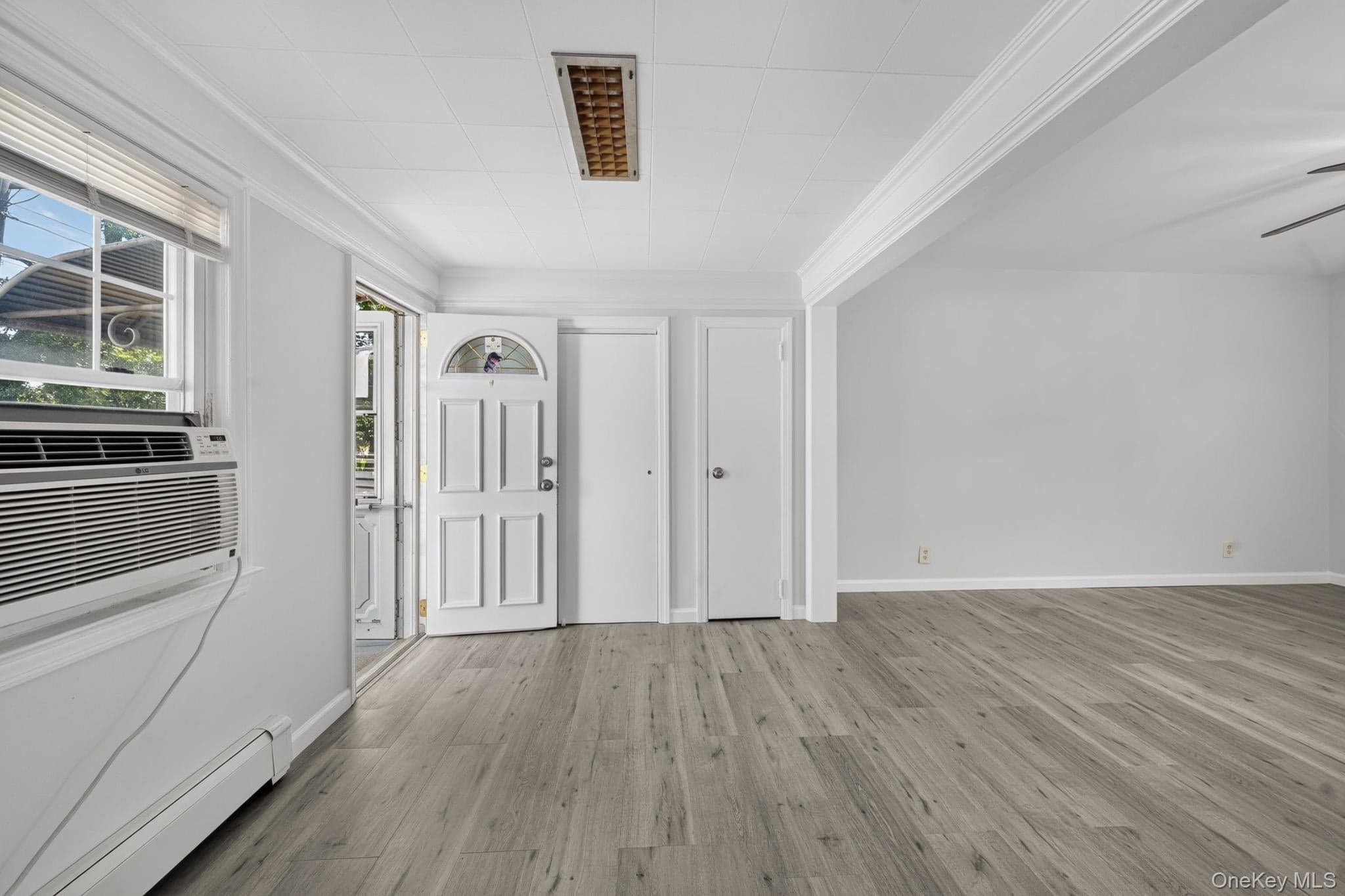 1547 Walt Whitman Road thumbnail 20
