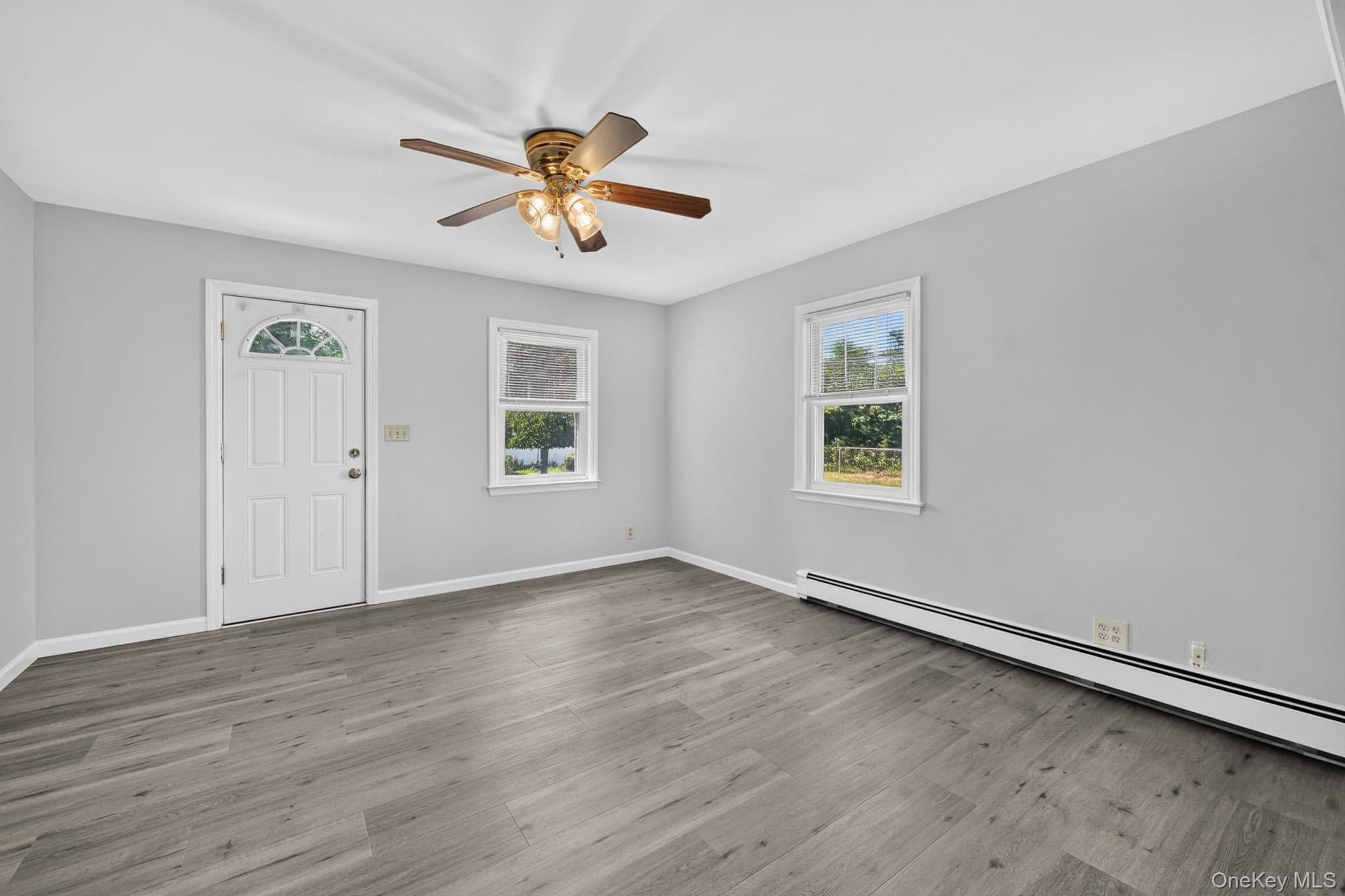 1547 Walt Whitman Road thumbnail 22
