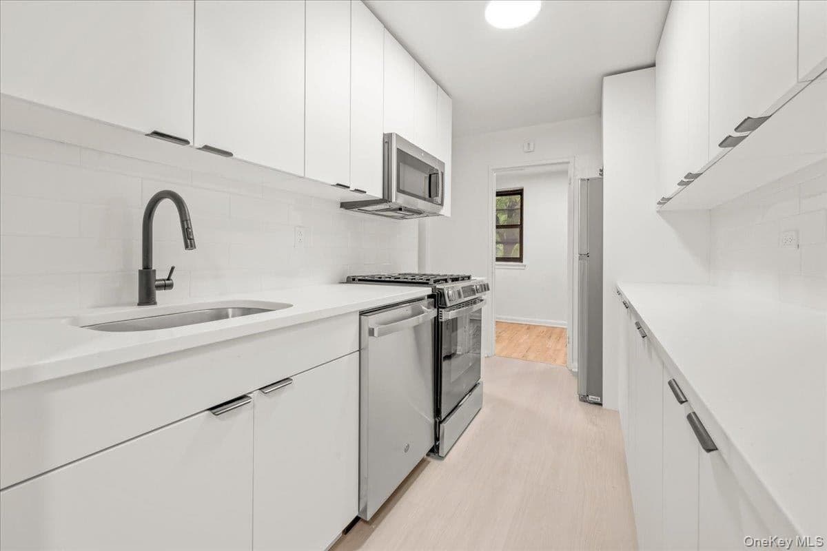 3260 Netherland Avenue Unit: 2F thumbnail 2