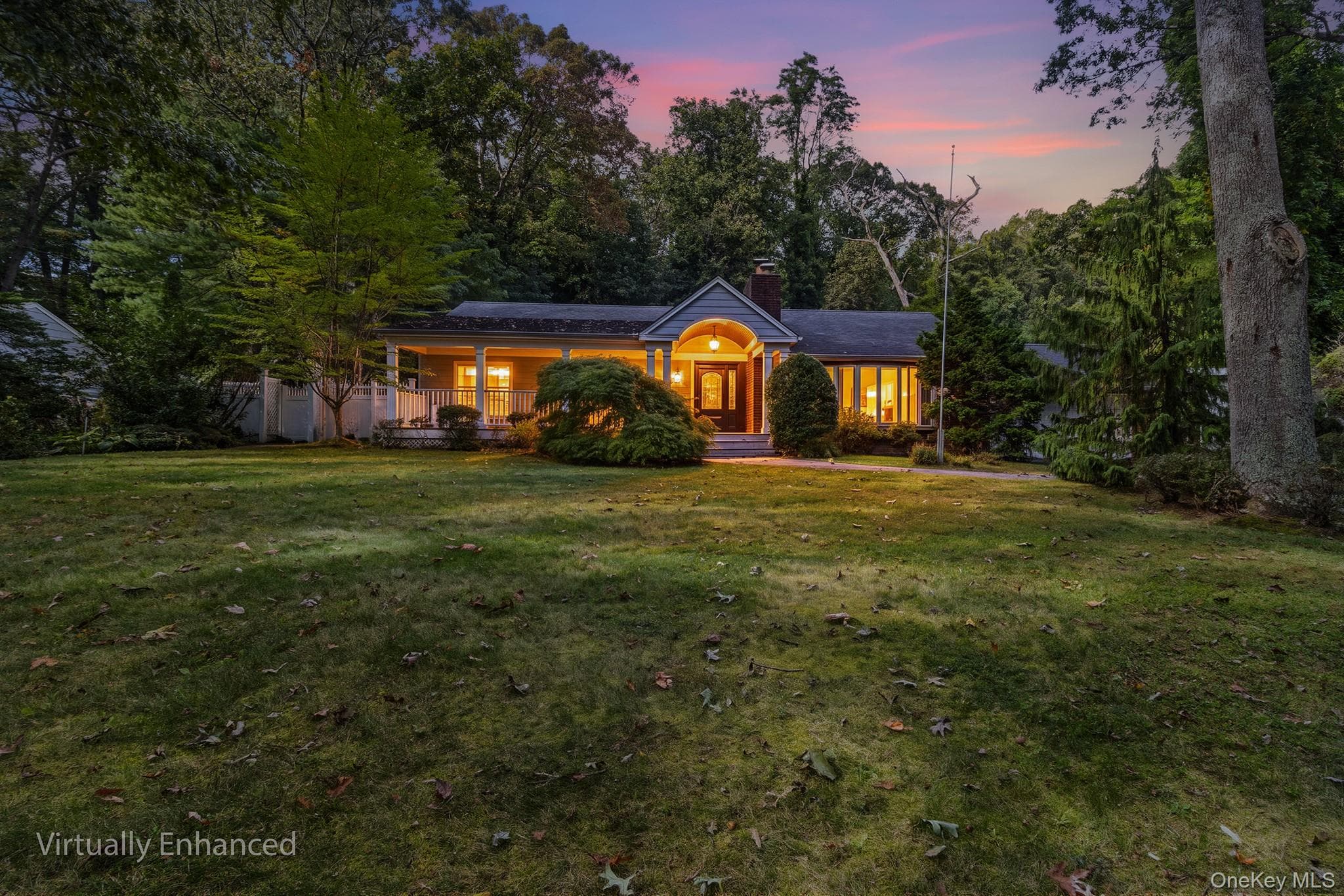 27 Willoughby Path, East Northport