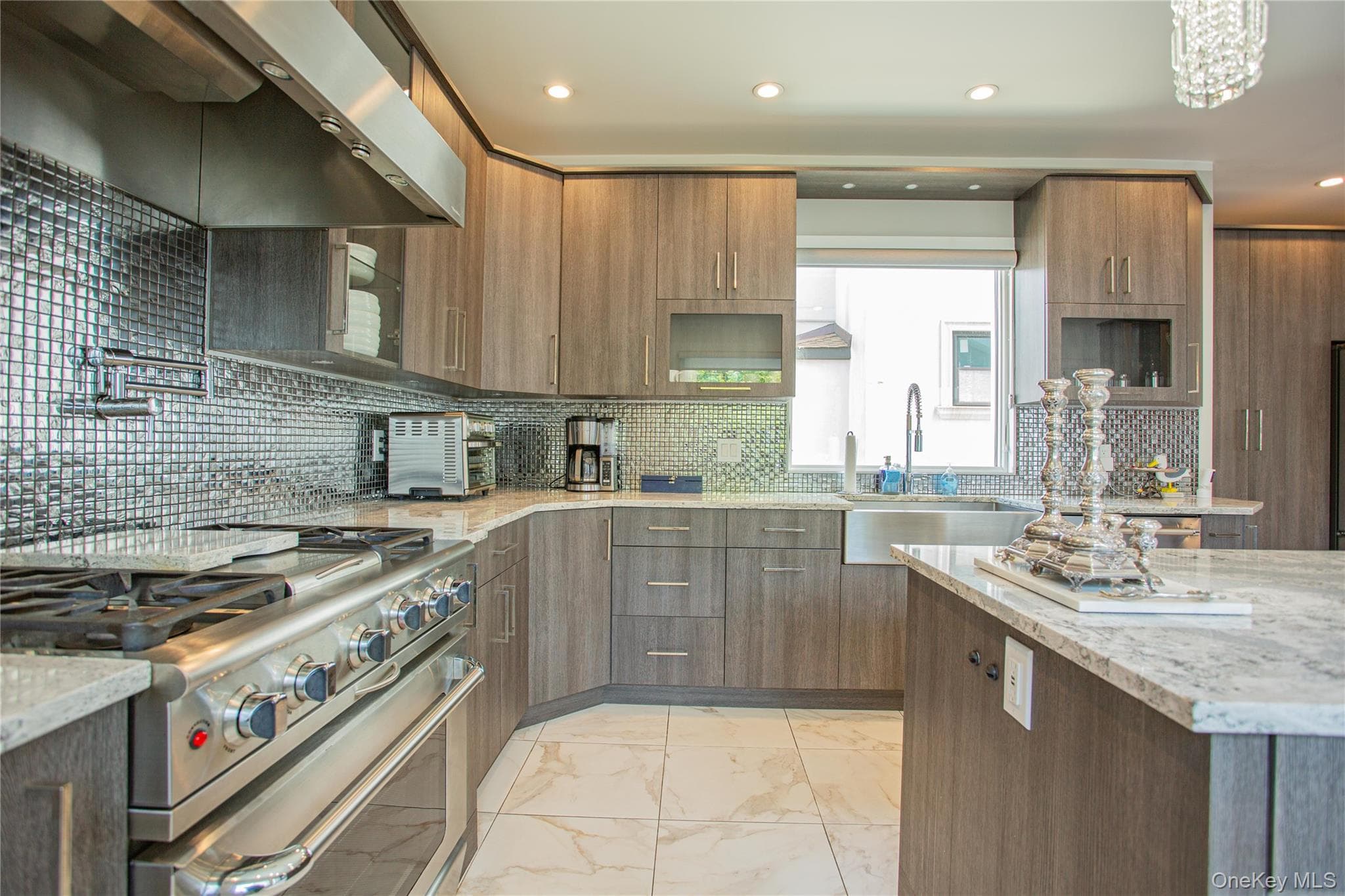 165 W Walnut Street thumbnail 10