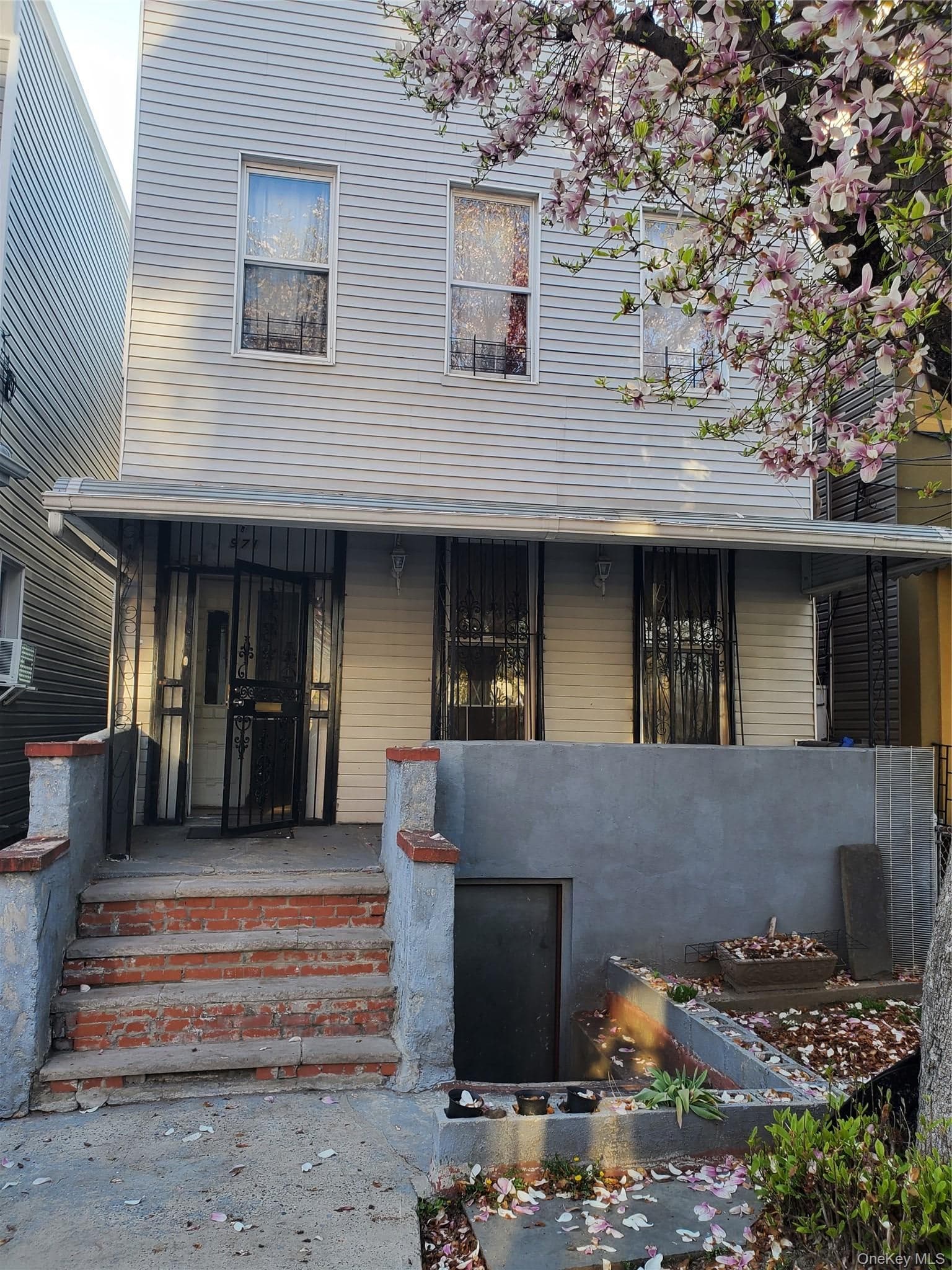 971 Teller Avenue, Bronx