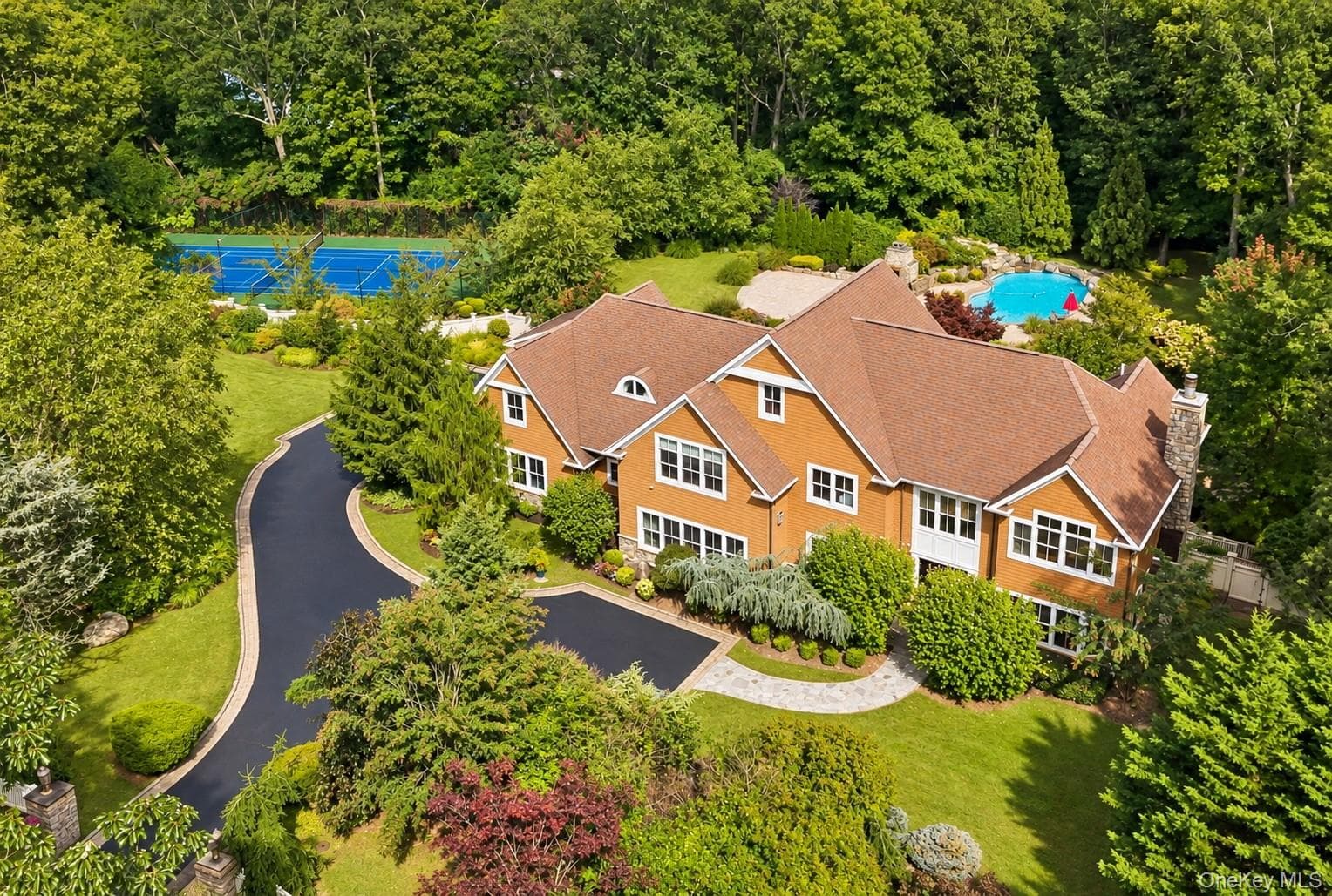 4 The Commons, Cold Spring Harbor