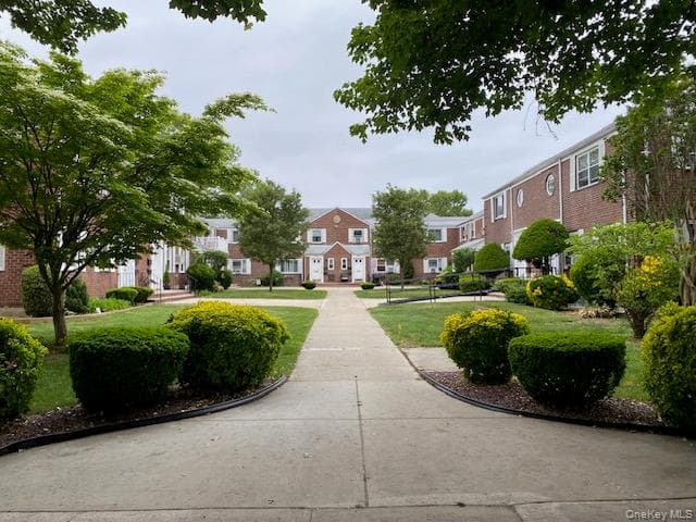 254-25 75th Avenue Unit: 2nd fl, Glen Oaks