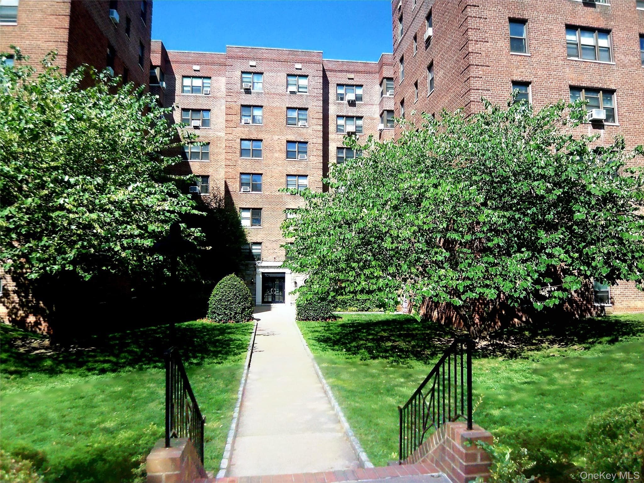 485 E Lincoln Avenue Unit: 105, Mount Vernon