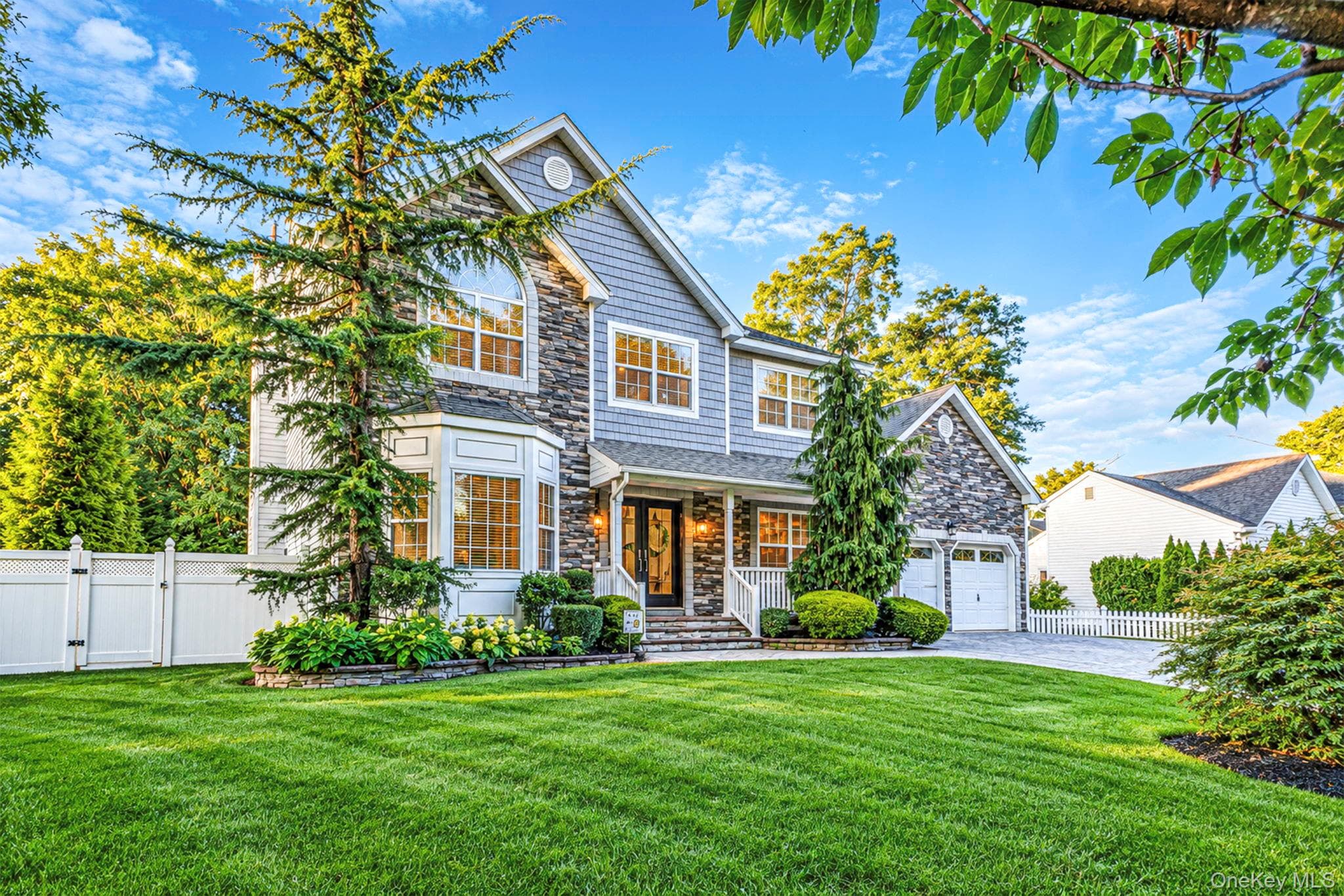 4 Crystal Brook Court, Nesconset