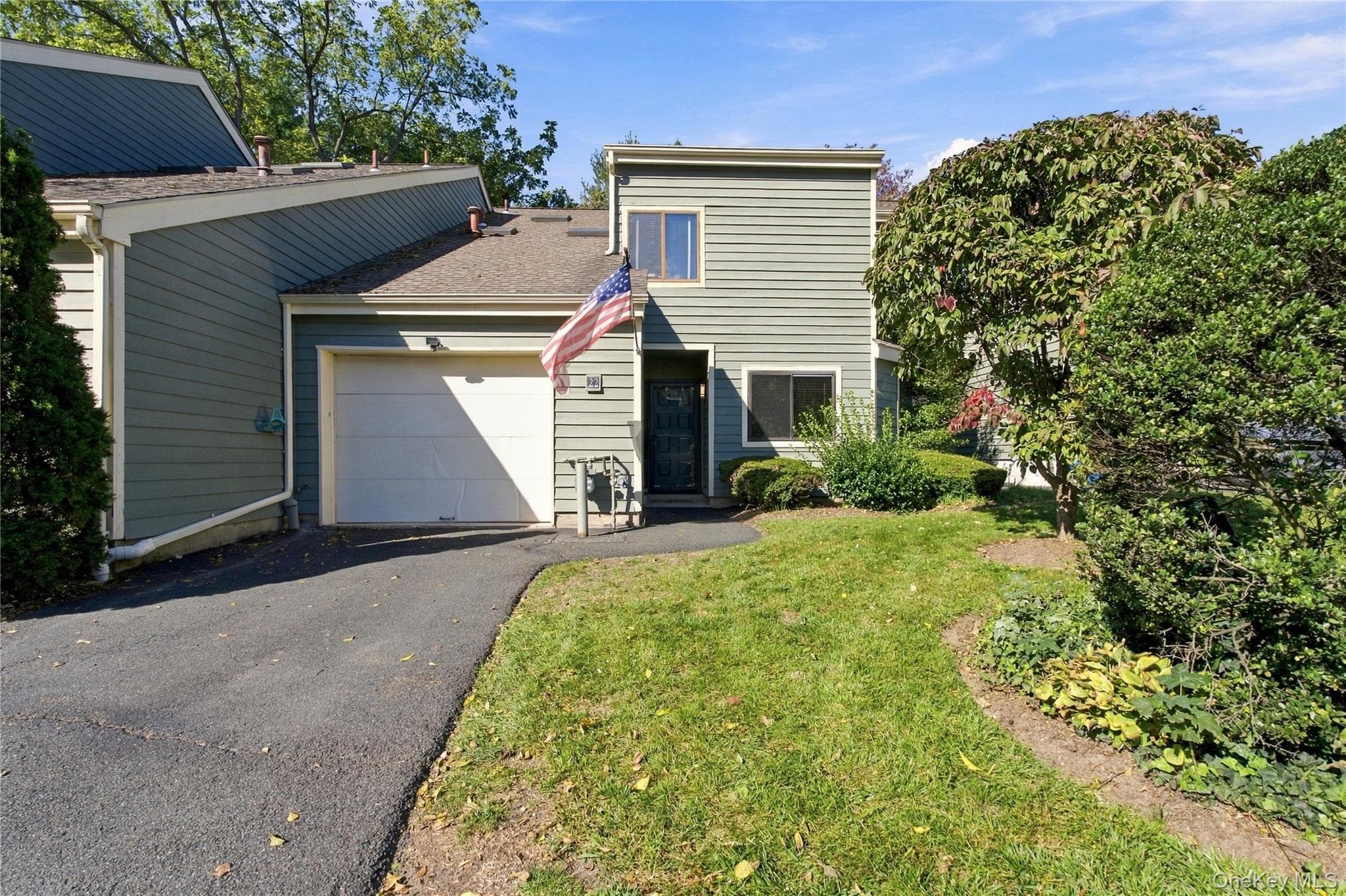 22 Village Green, Port Chester