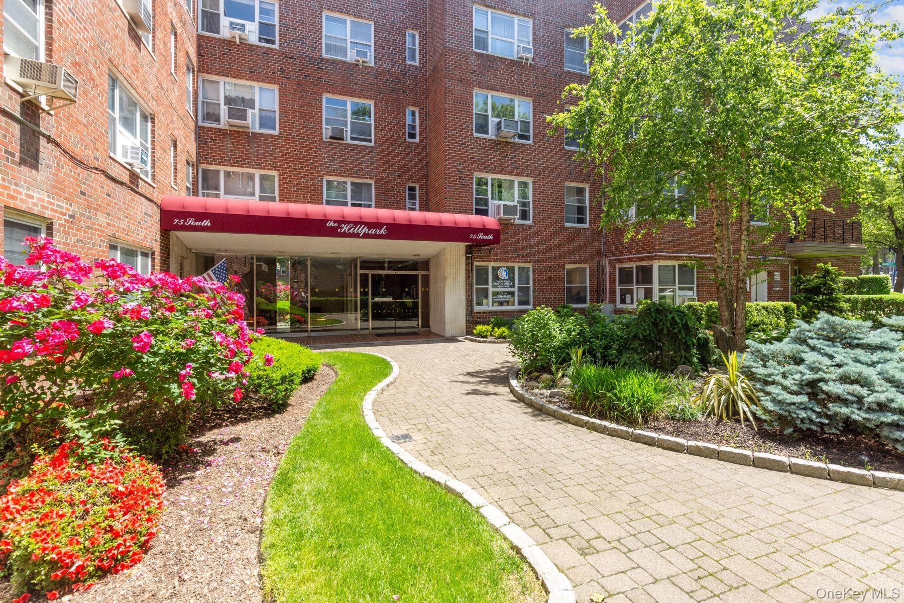 75 S Middle Neck RD Unit: 4-A, Great Neck