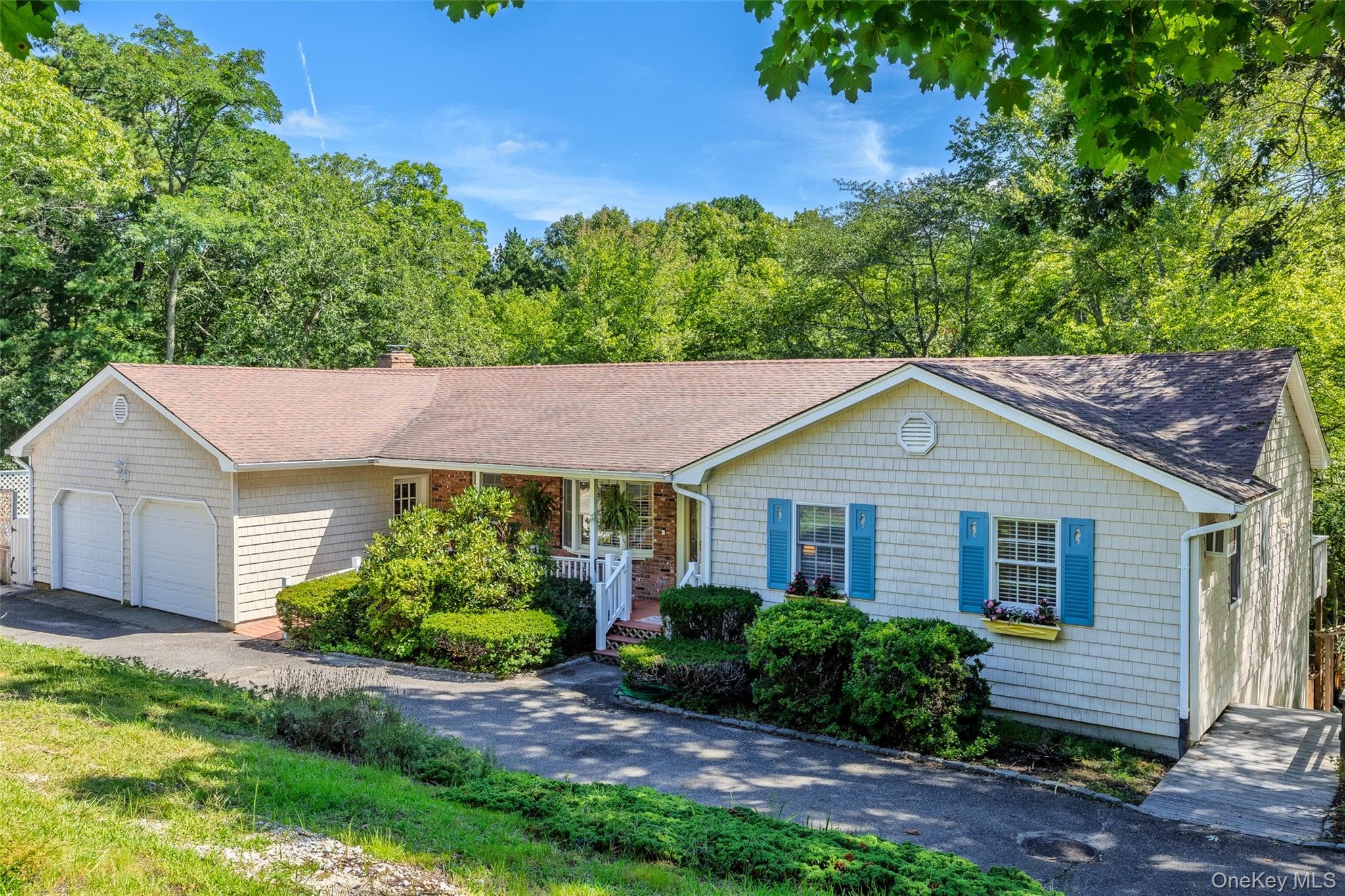 18 Beaver Lane, Westhampton