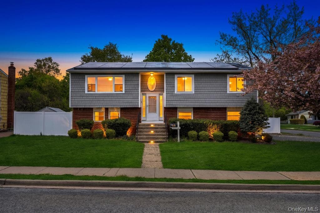 226 Princess Street, Hicksville