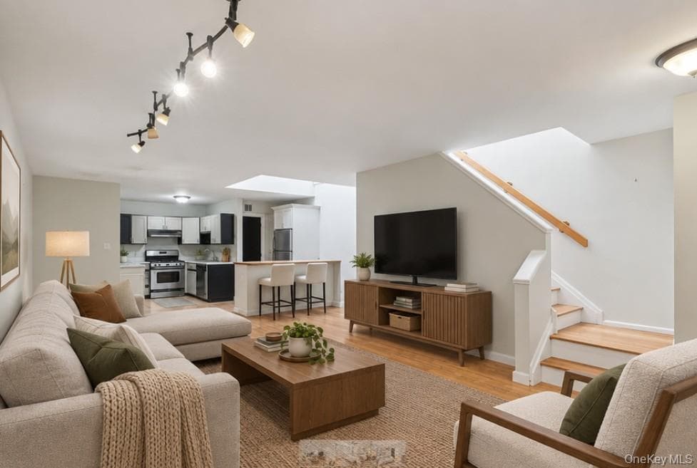 215 Washington Street Unit: 19, Tappan