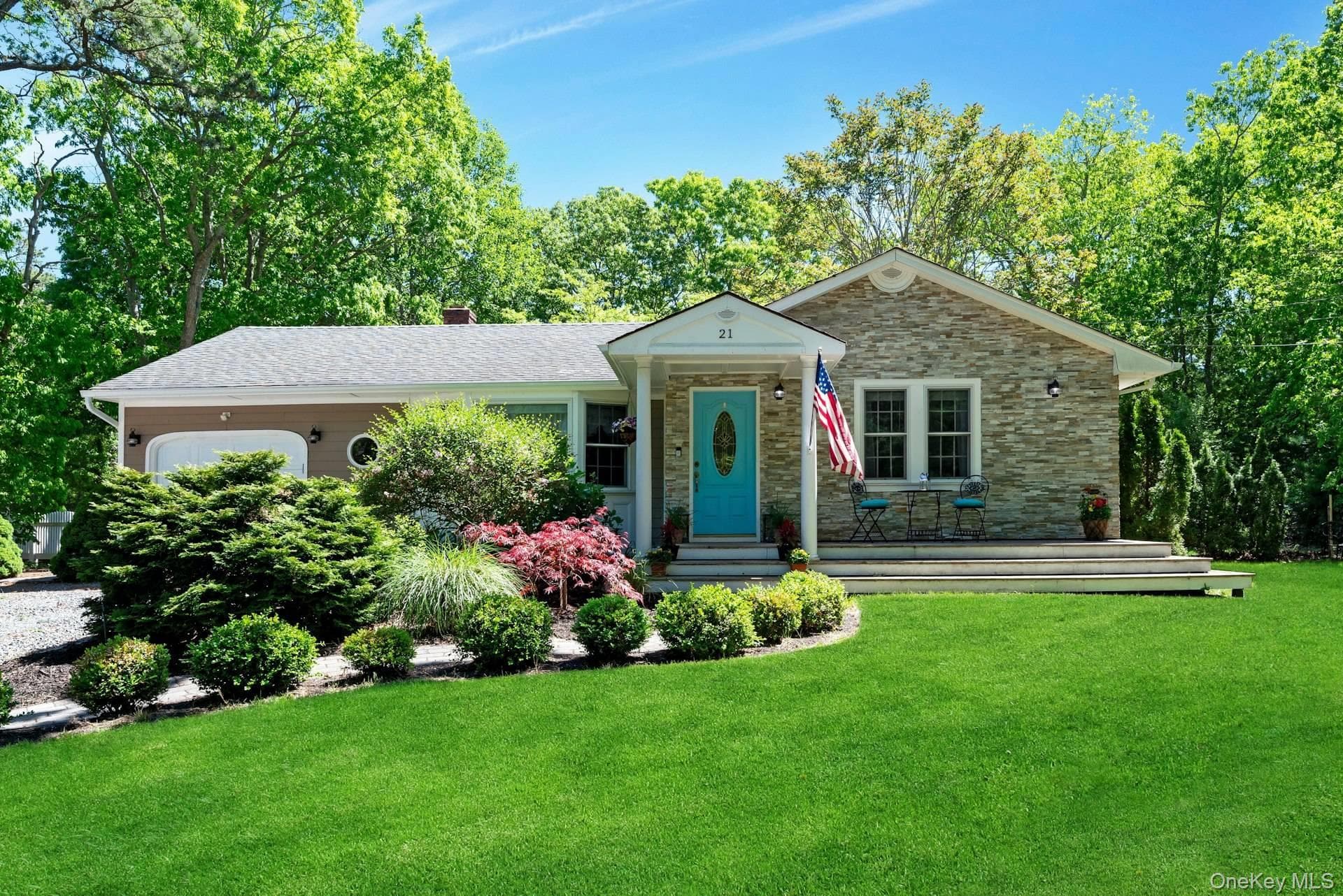 21 Jones Road, Hampton Bays
