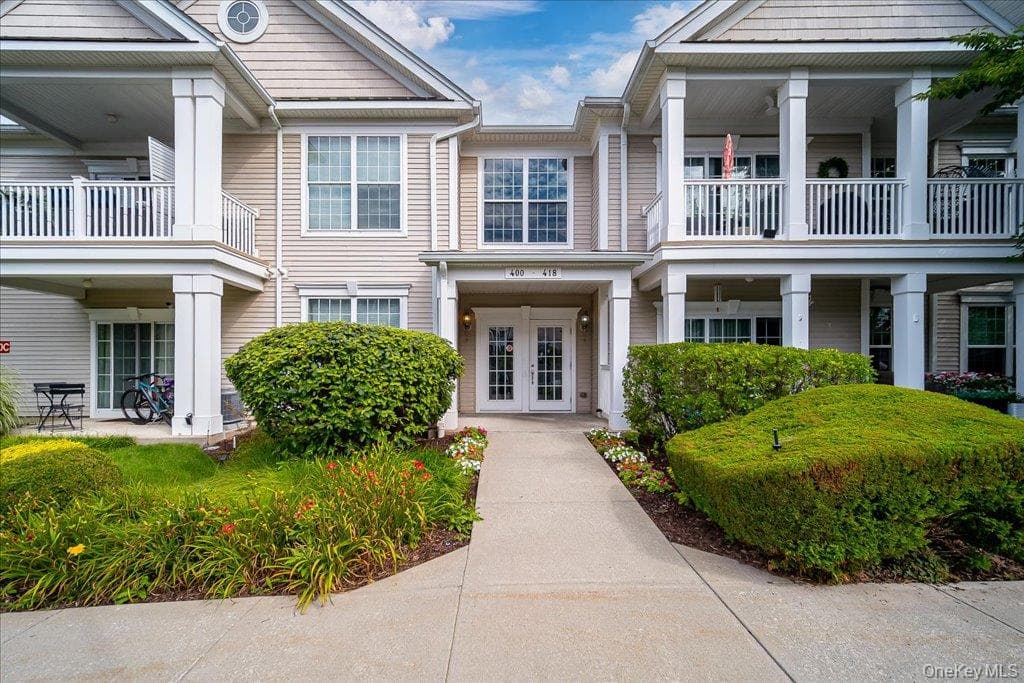 416 Saratoga Lane, Fishkill