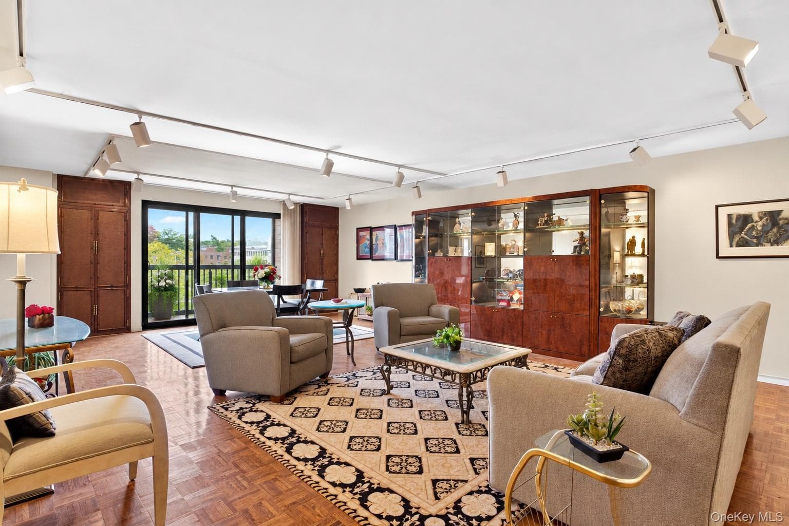 12 Bond Street Unit: 4D, Great Neck