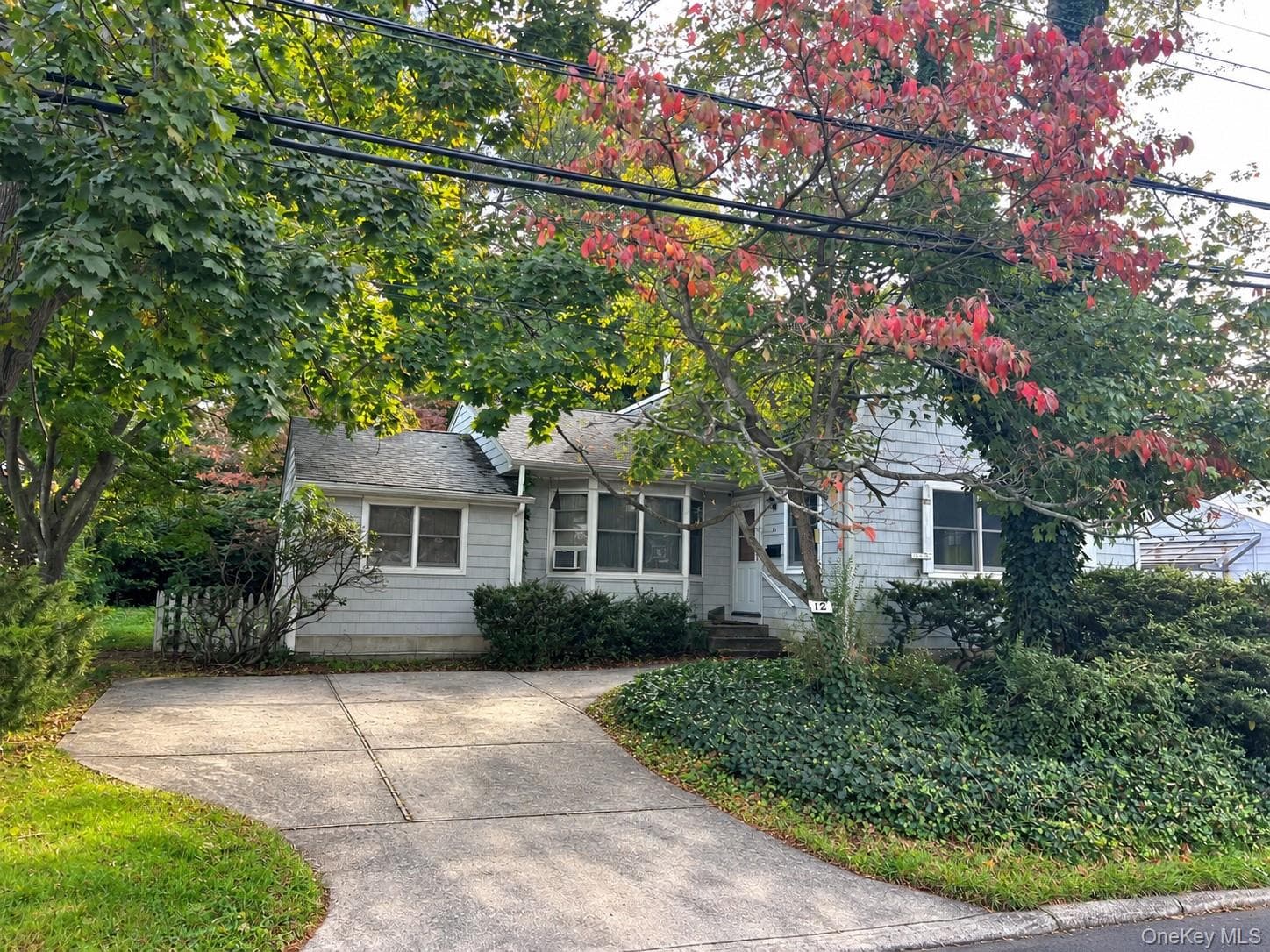 12 W Haven Drive, East Northport