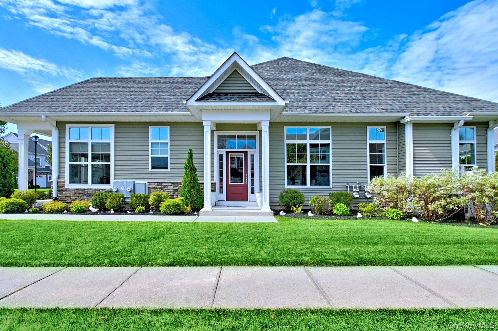 182 Belmont Circle, Yaphank