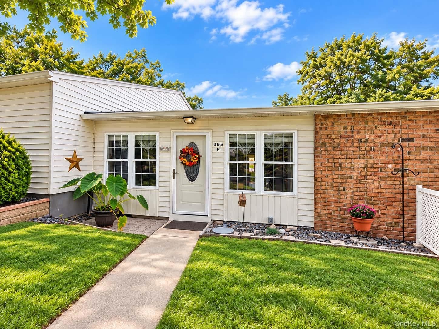 395 Woodbridge Drive Unit: E, Ridge