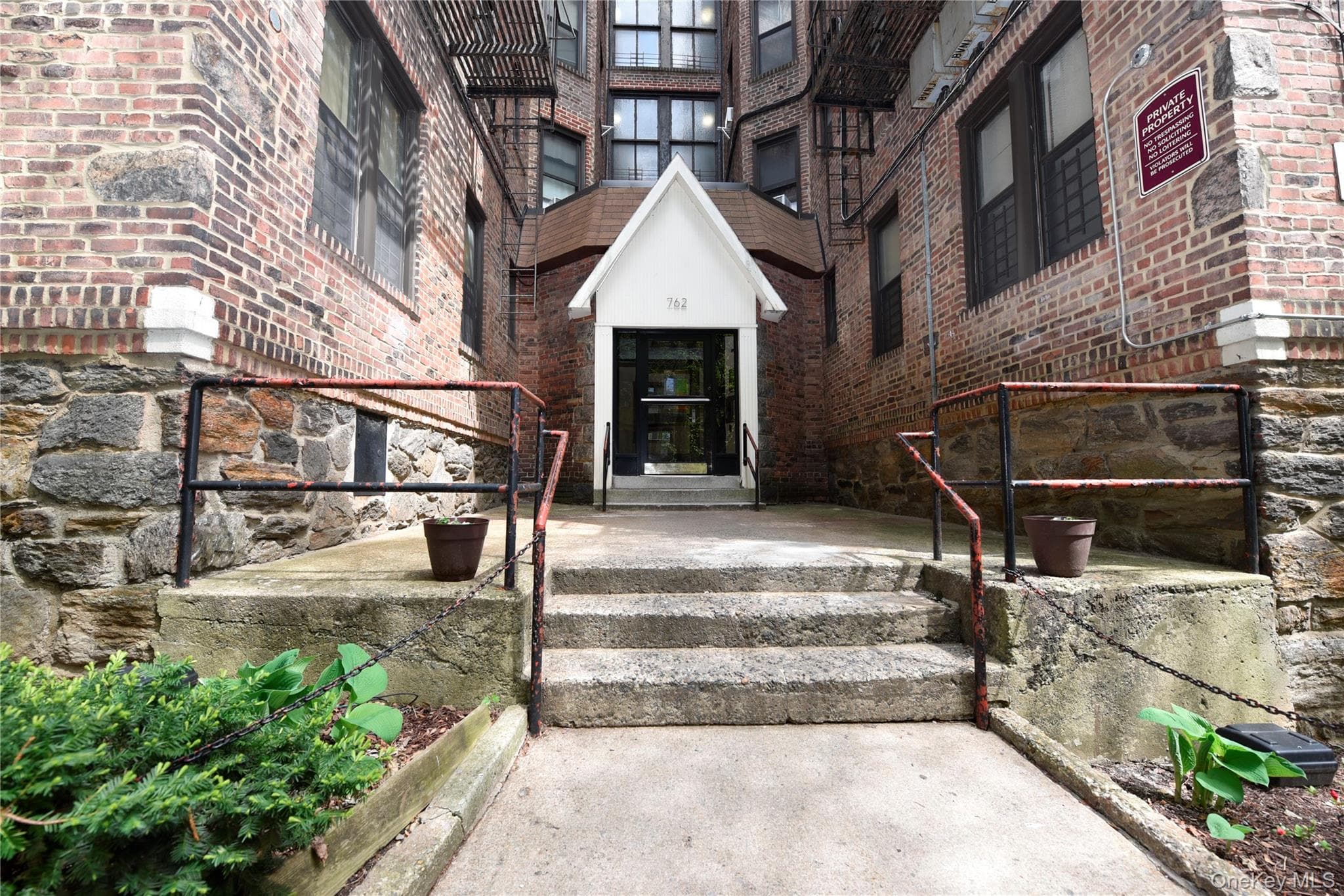 762 Brady Avenue Unit: 121, Bronx