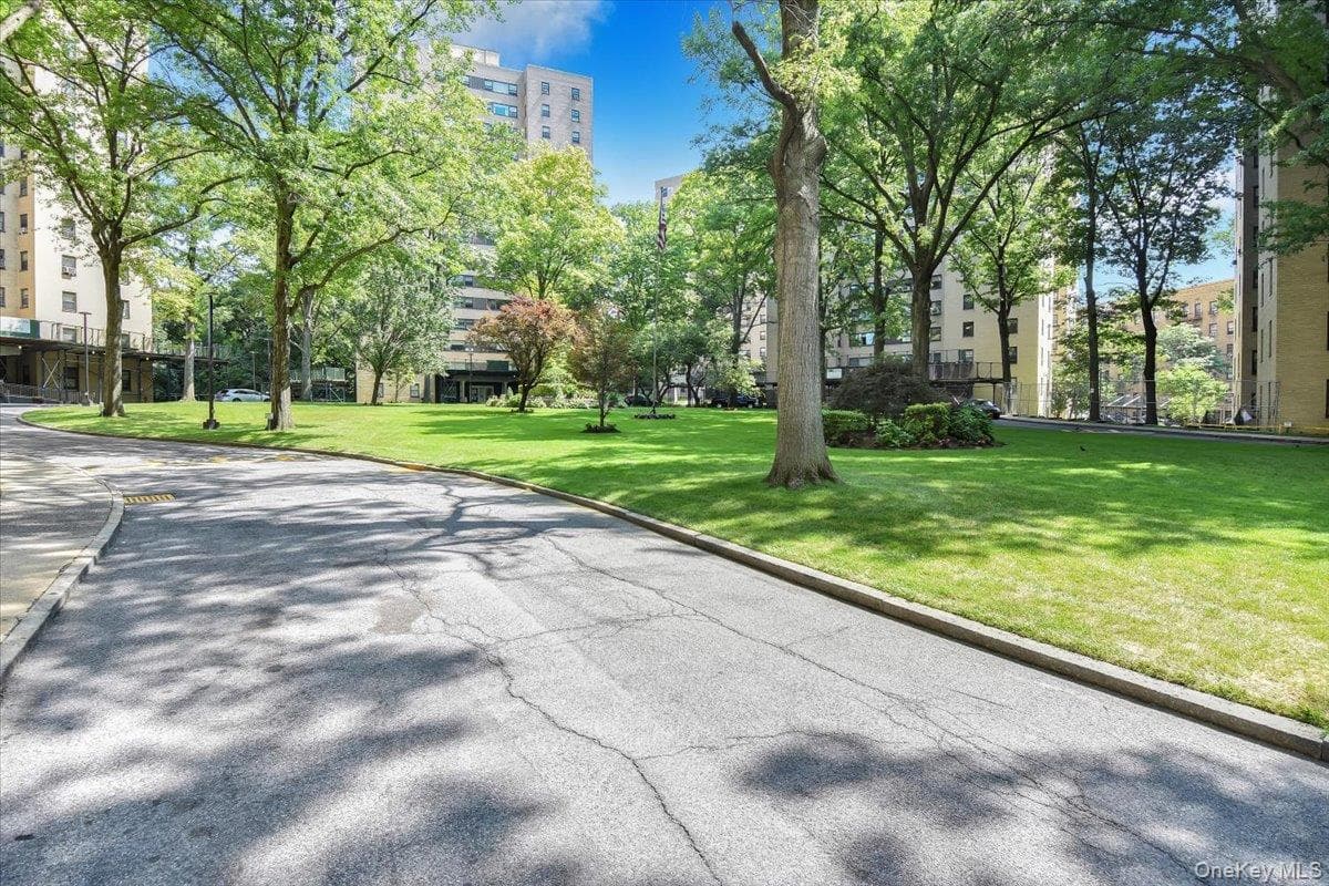4 Fordham Hill Oval Unit: 16C, Bronx