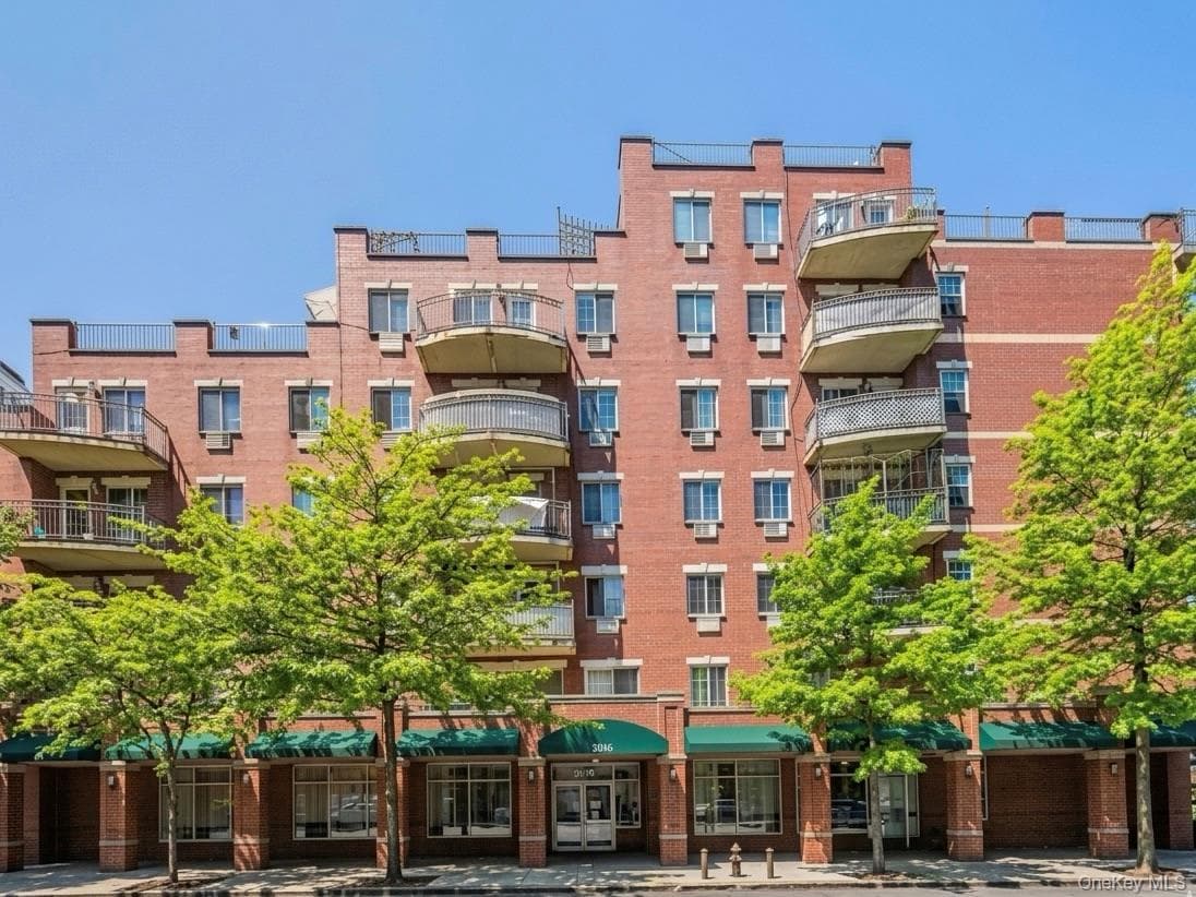 35-06 Leavitt Street Unit: 6C, Flushing