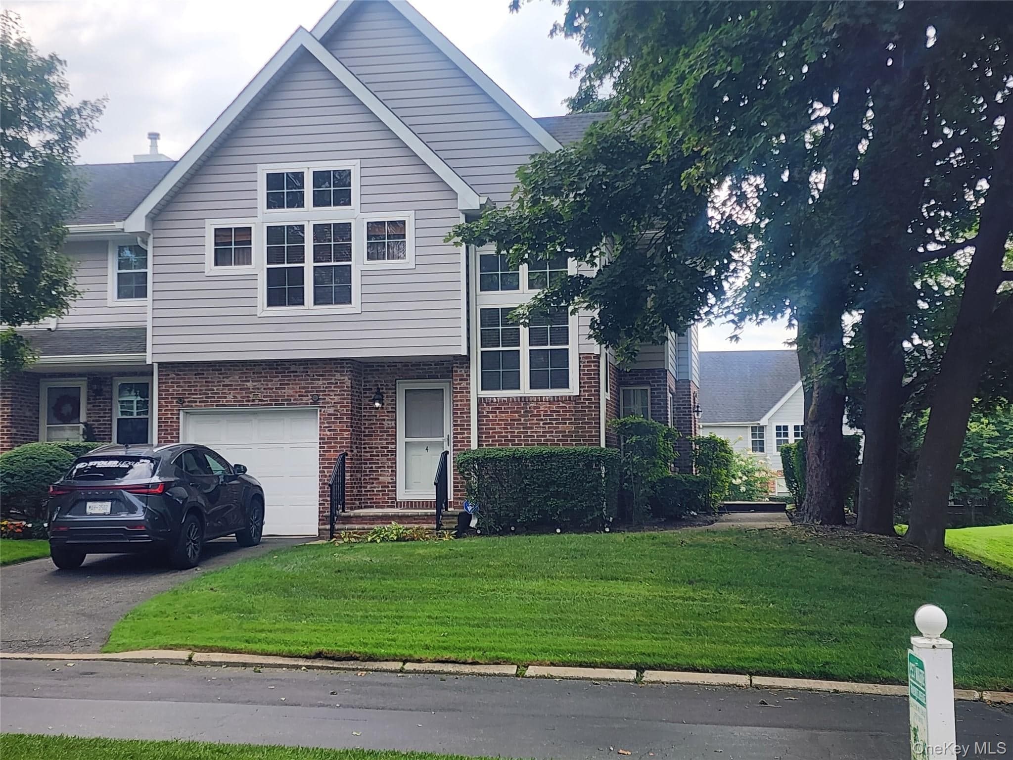 4 Sprucewood Boulevard, Central Islip